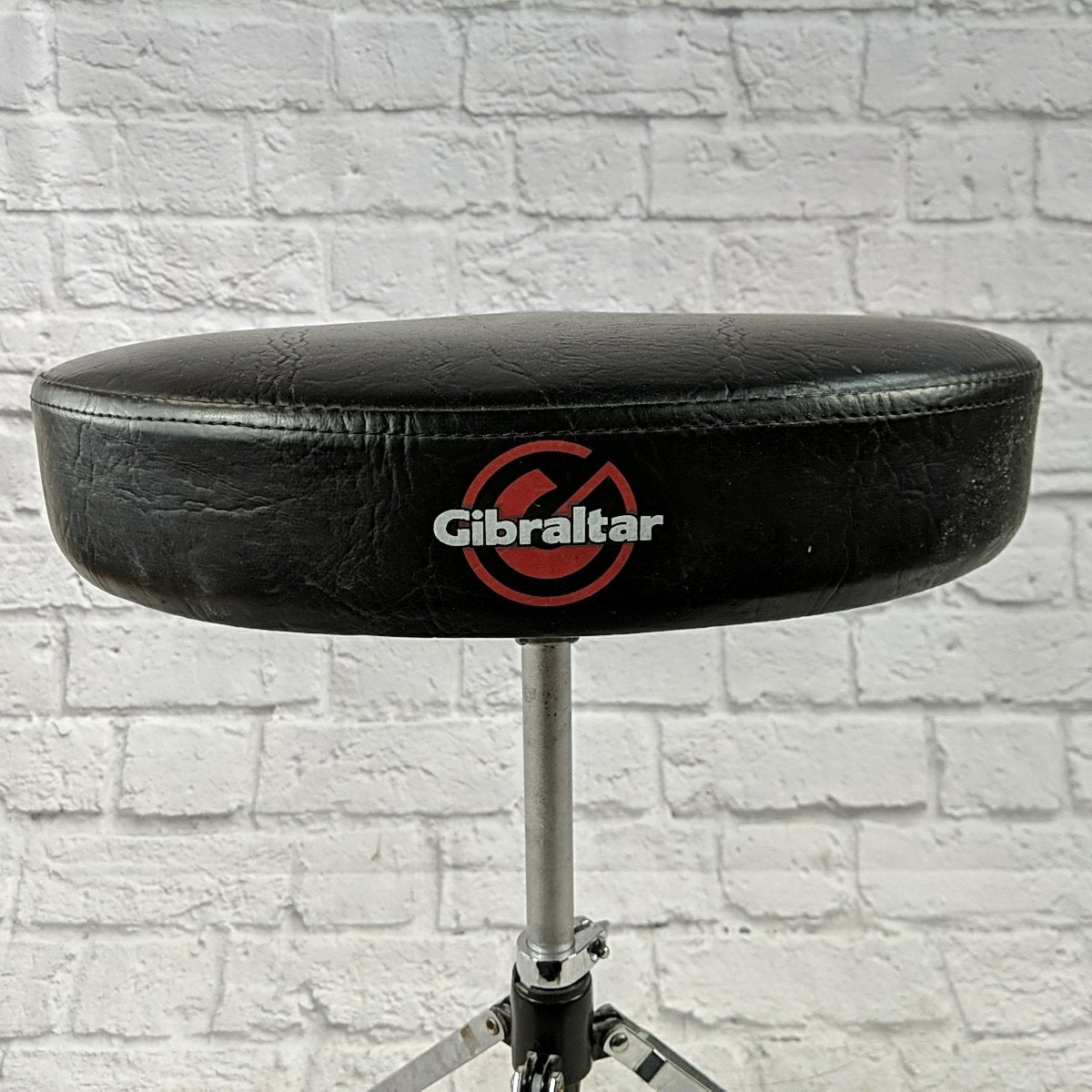 Gibraltar Saddle Drum Throne