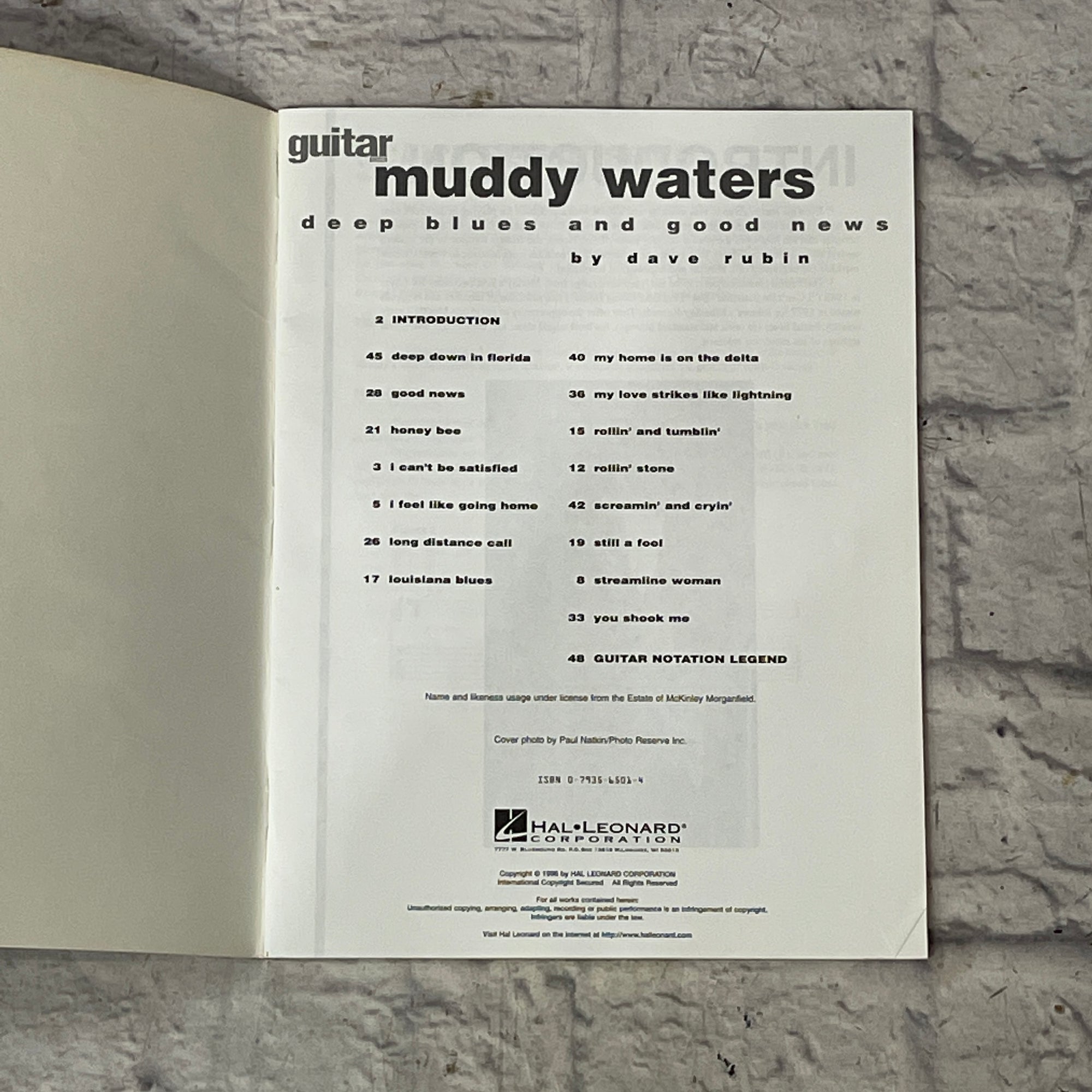 Hal Leonard Muddy Waters Deep Blues and Good News