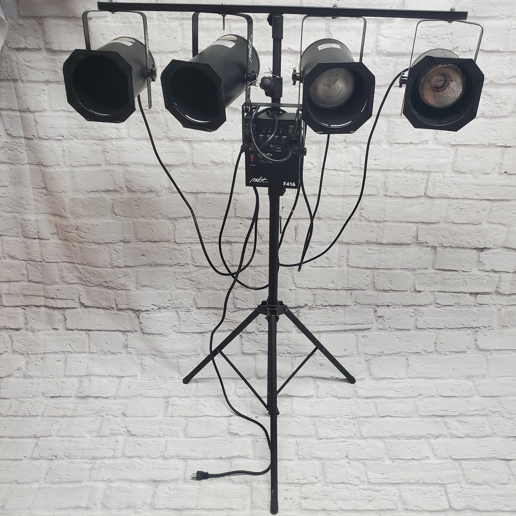 MBT F416 Controller w/ 4x P38s Cans and Stand