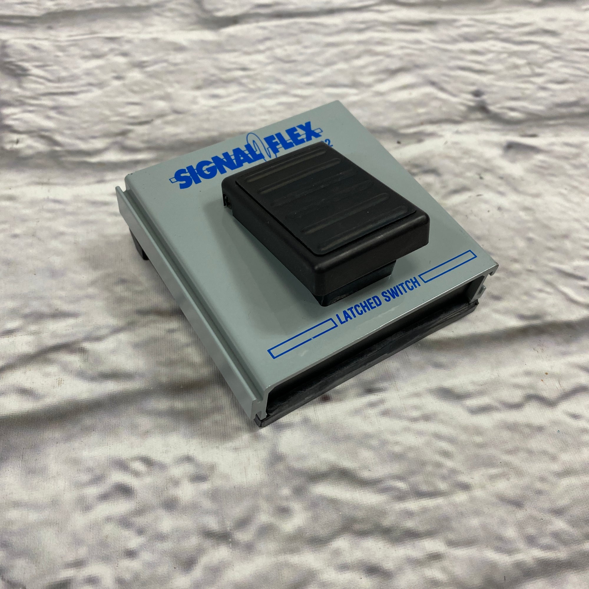 Signal Flex Latched Footswitch