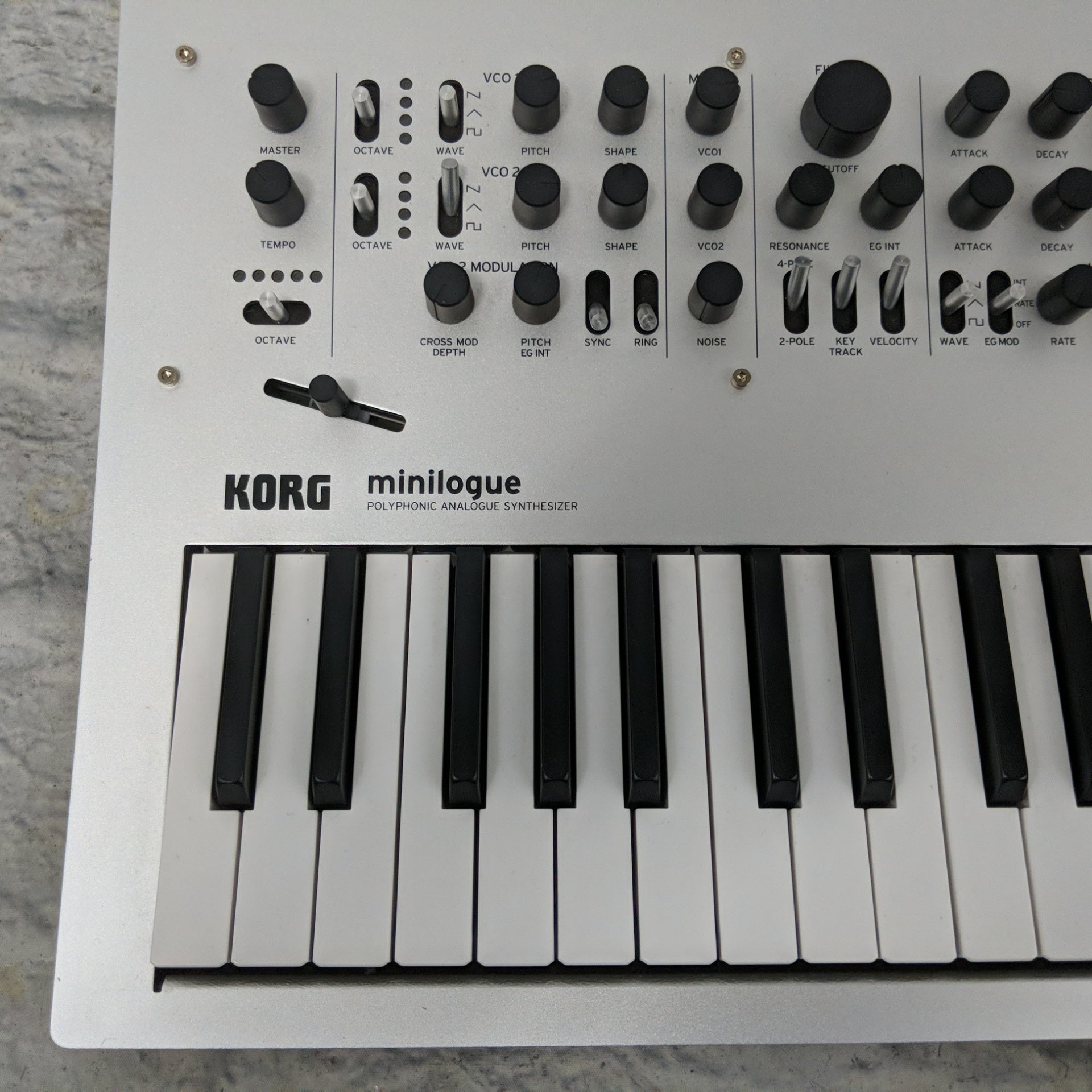 Korg Minilogue Synthesizer