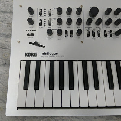 Korg Minilogue Synthesizer