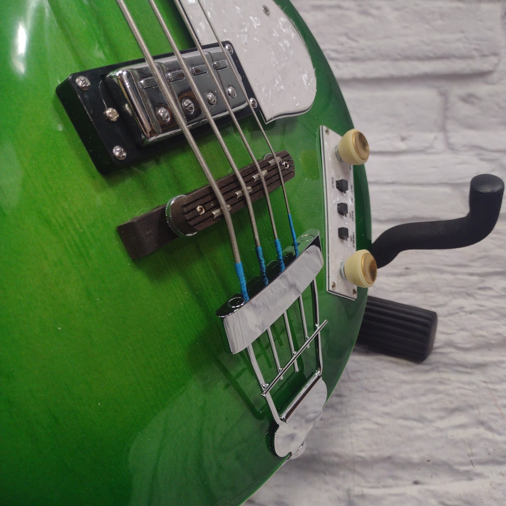 Hofner HI-CB-PE-GR 4 String Club Bass Guitar - Green