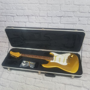 Fernandes Stratocaster Copy With Molded Hardcase