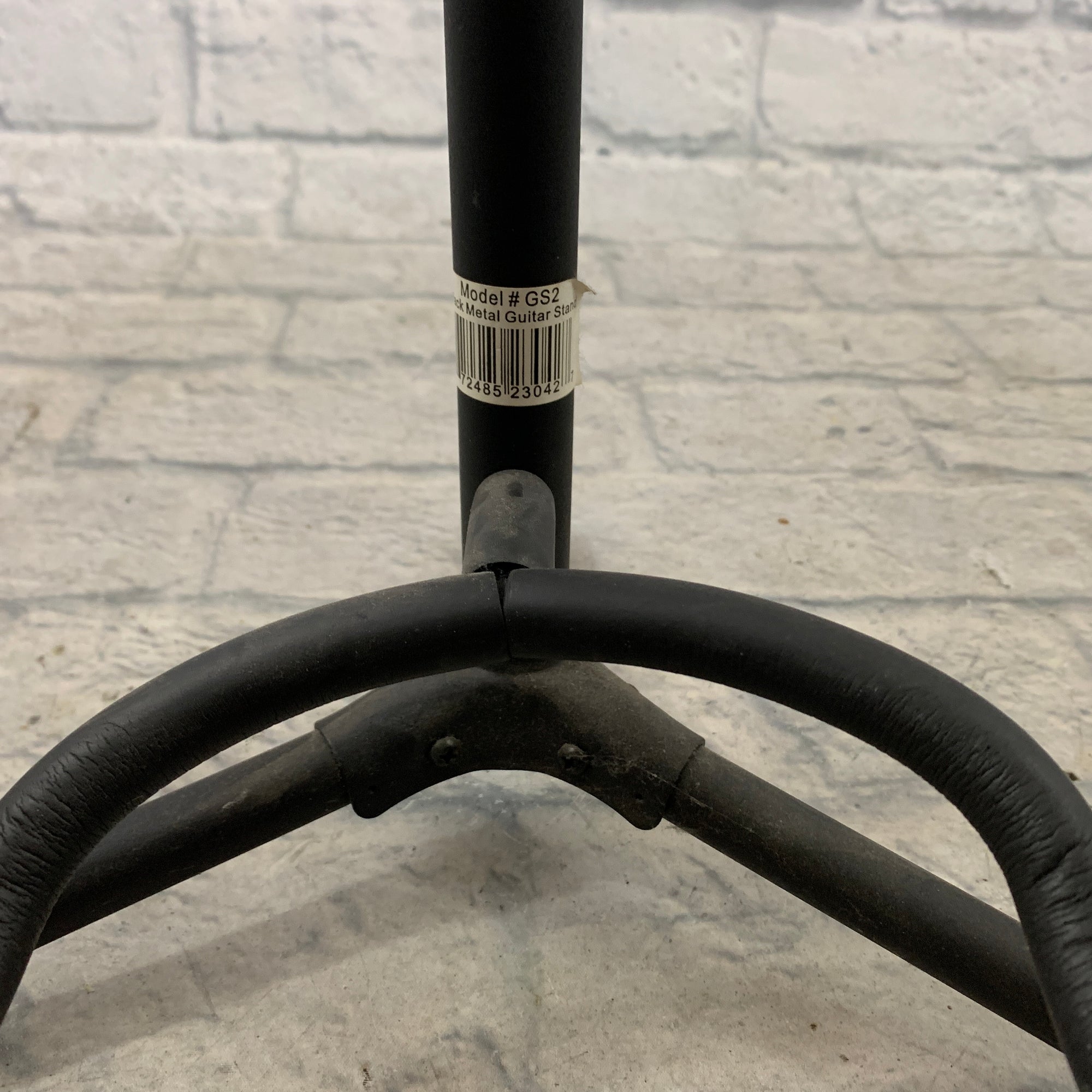 GS2 Black Metal Guitar Stand