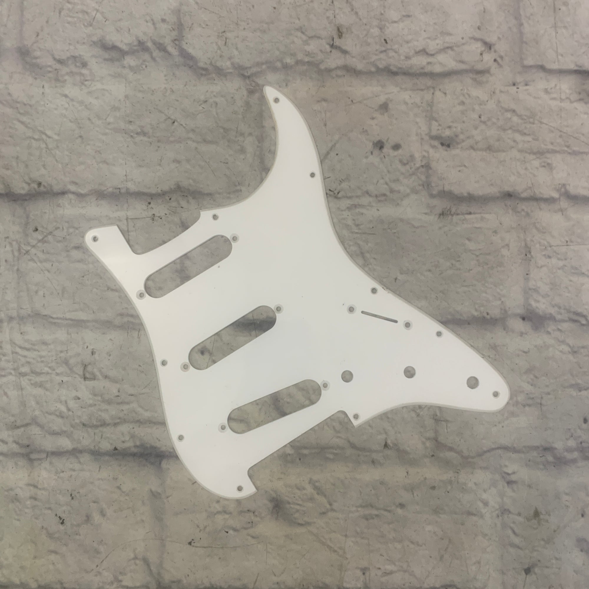 Fender Accessories  11-Hole White Modern-Style Strat S/S/S Pickguard 1-Ply Pickguard
