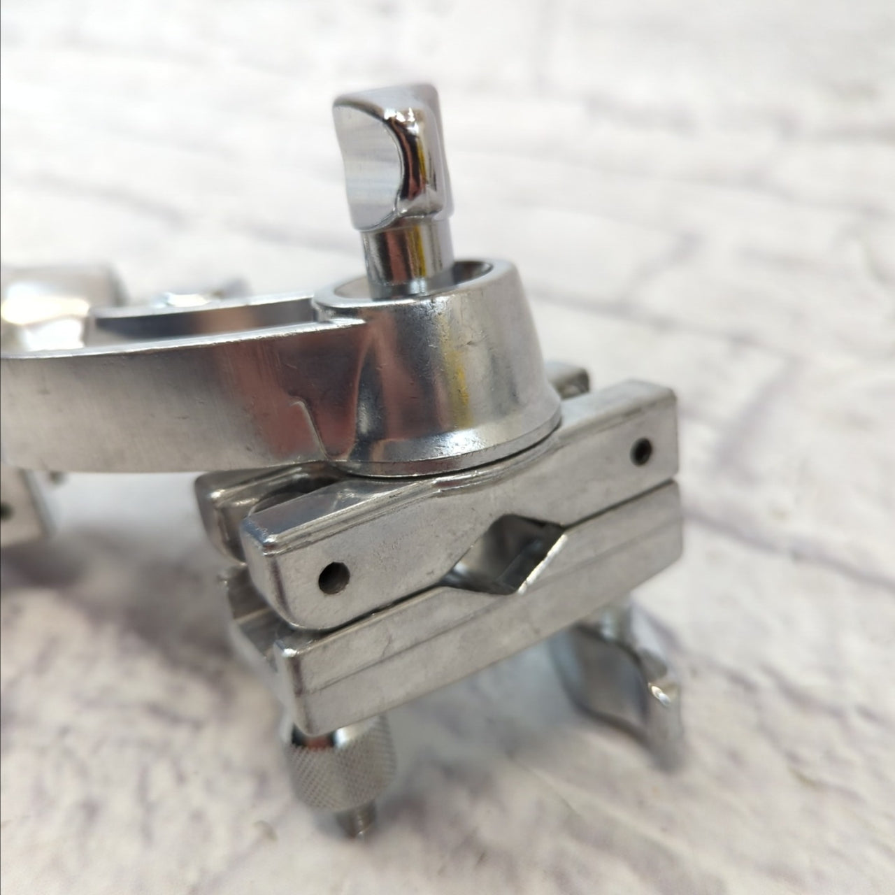 Pearl AX25 Revolving Multi Clamp Drum Mount