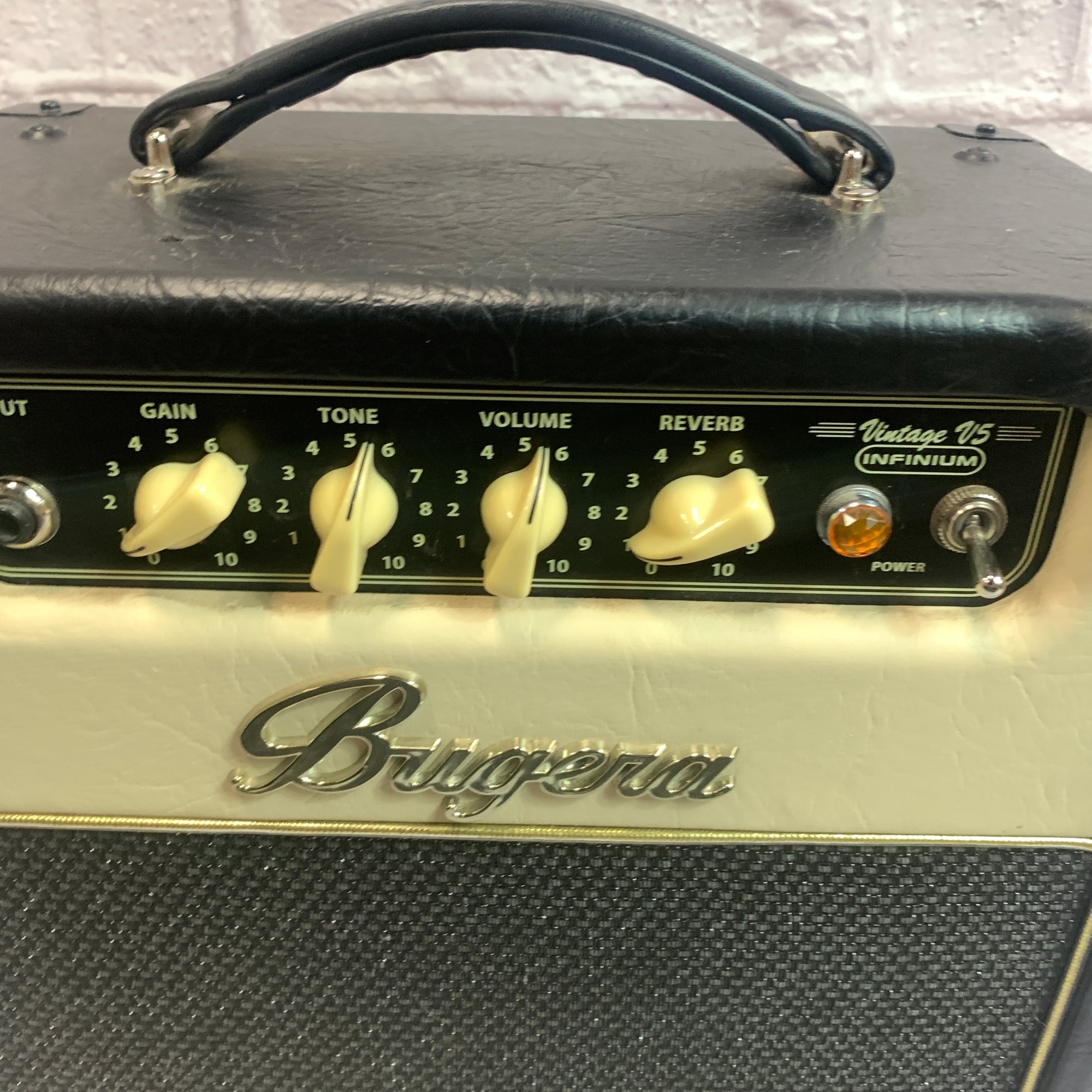 Bugera V5 Infinium 5-watt Tube Guitar Combo Amp