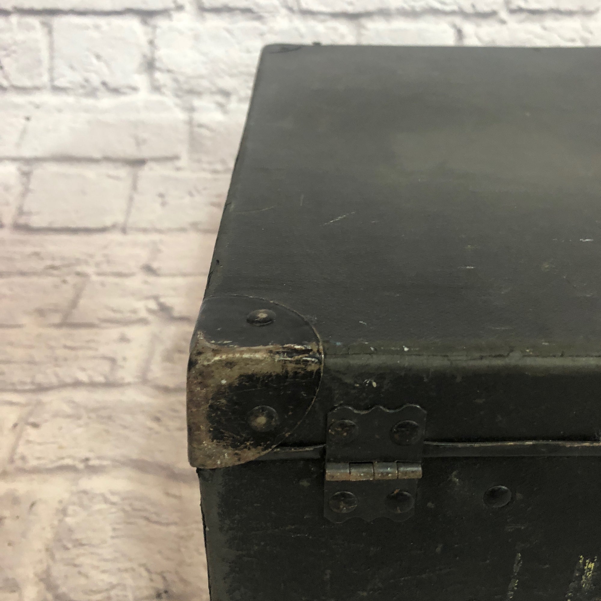 DAMAGED Vintage Unknown 13x7.5 Fiber Snare Drum Case