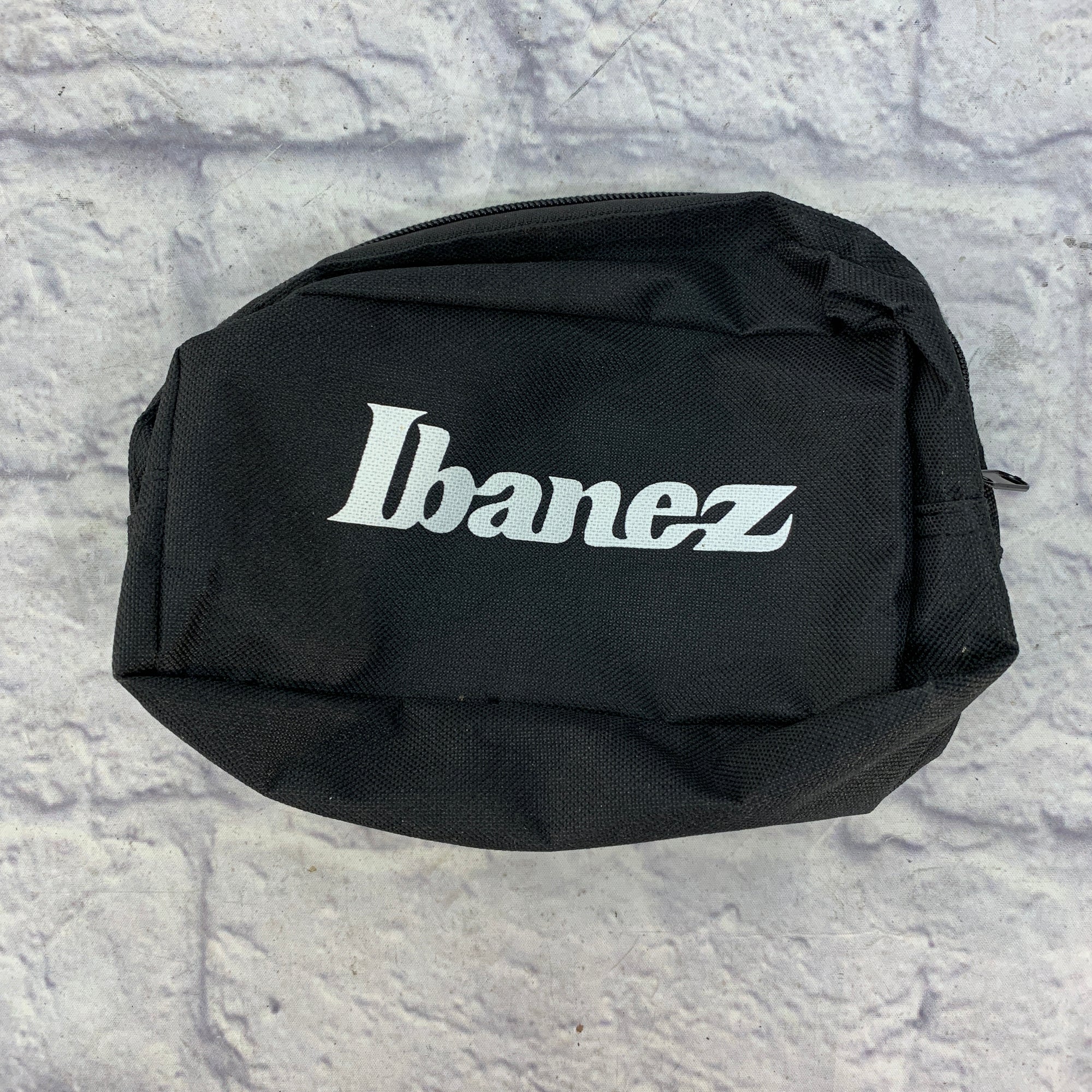 Radio Shack 33-3004 Unidirectional Dynamic Microphone