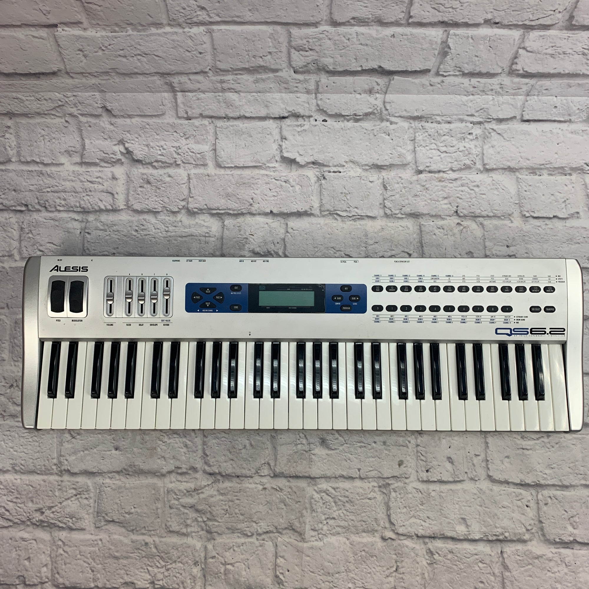 Alesis QS6.2 61 Key Synthesizer