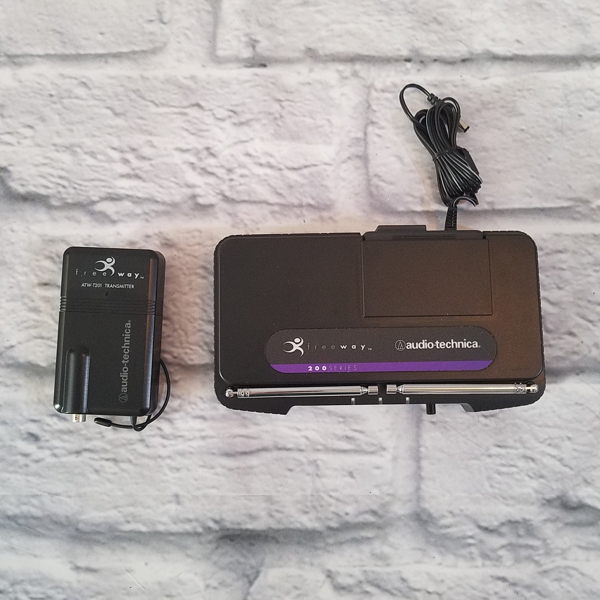 Audio Technica 200 Series 171.095MHz  Wireless Lavalier Microphone System