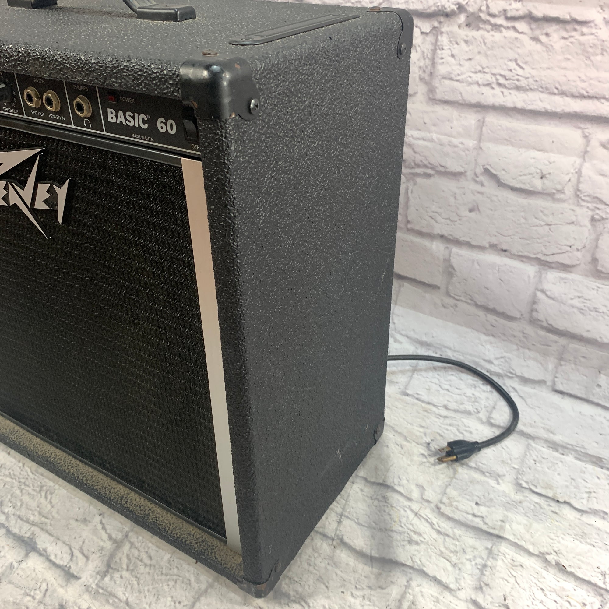 Peavey Basic 60 Bass Combo Amp Evolution Music Peavey basic 60 bass combo amp evolution music