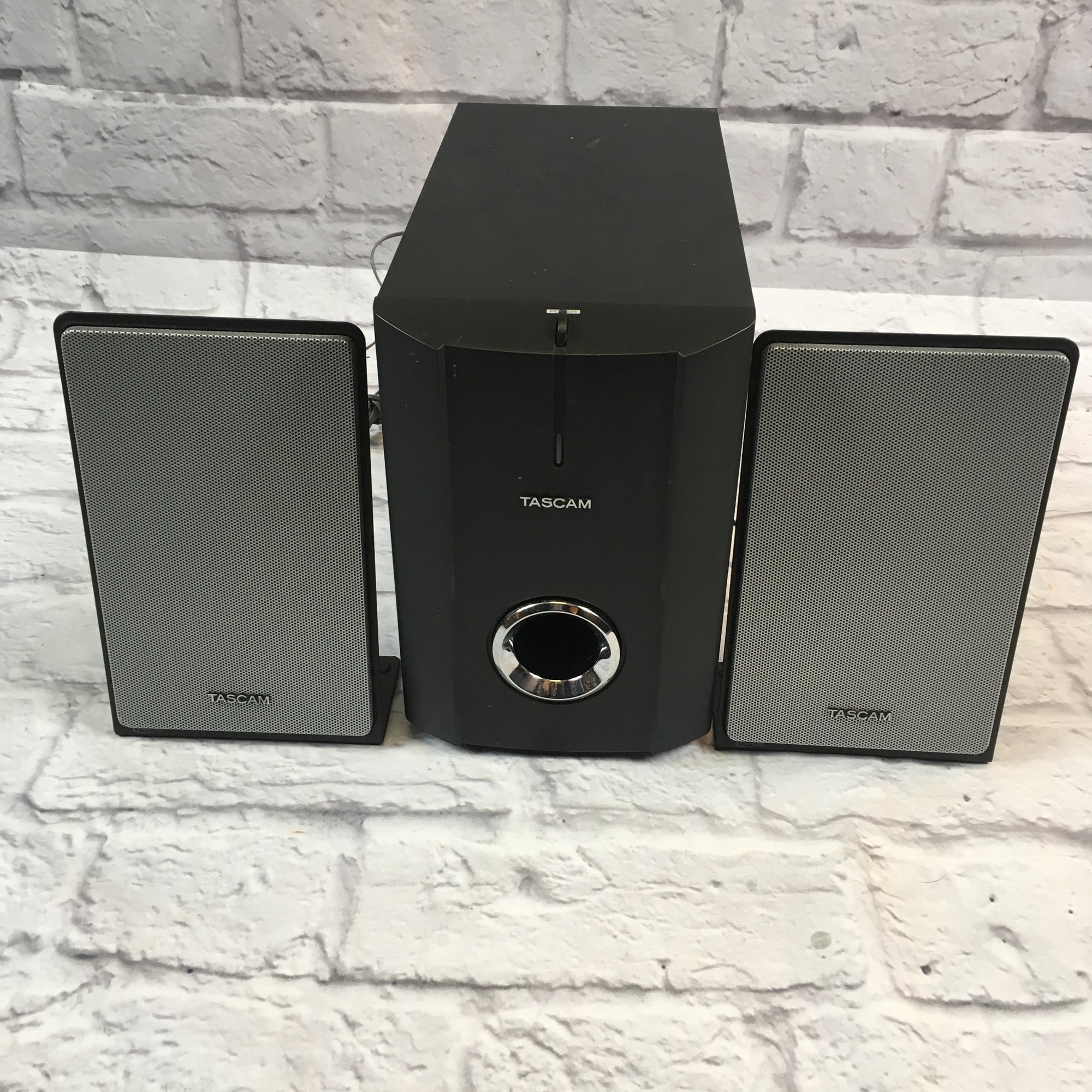 Tascam VL-S21 Speakers with Subwoofer