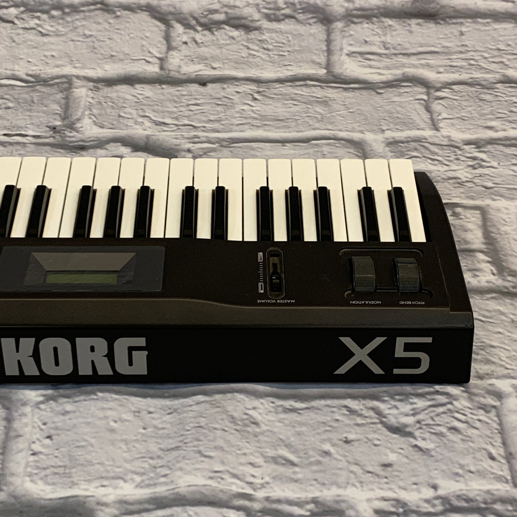 Korg X5 Music Synthesizer - Evolution Music