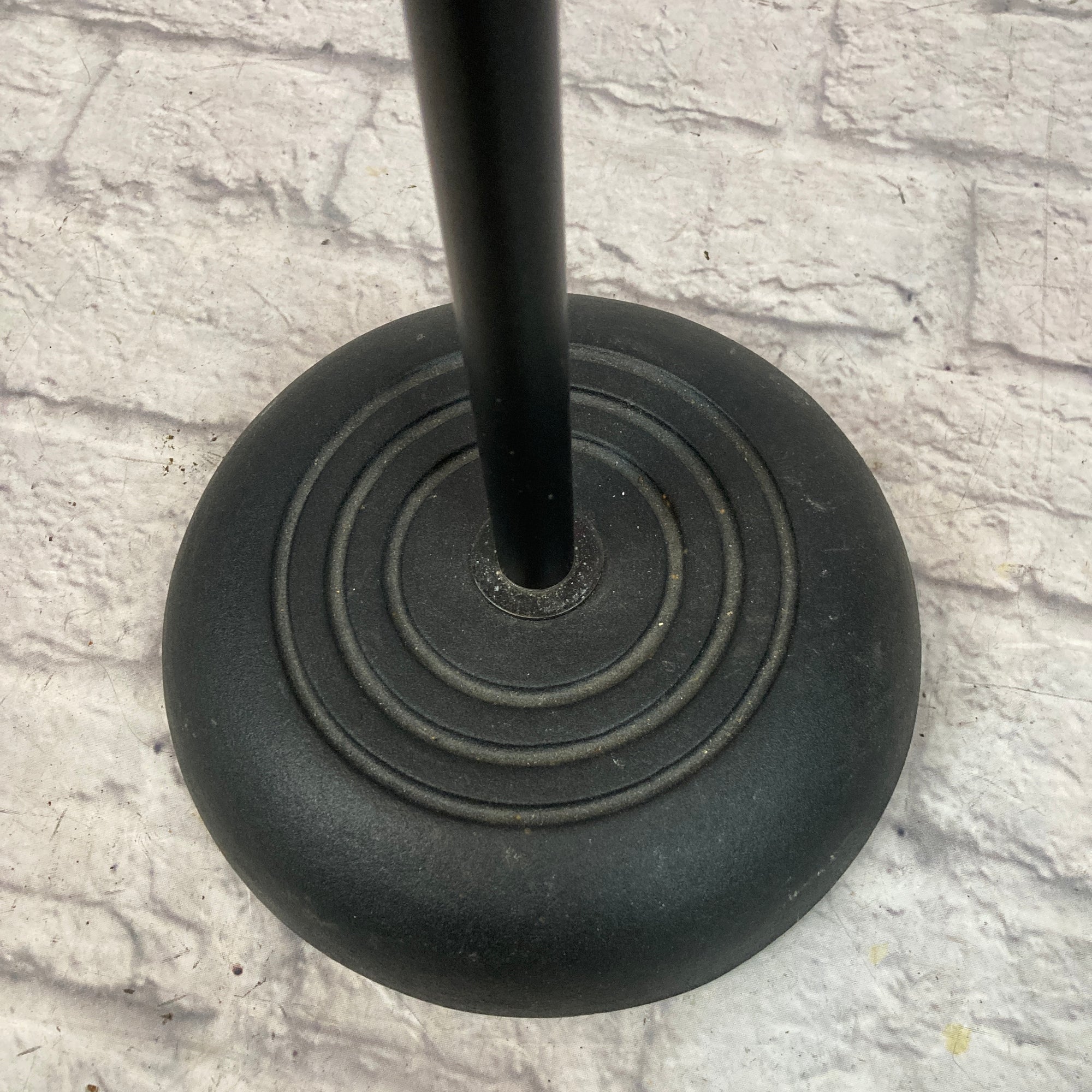 Musicians Gear Straight Round Base Mic Stand