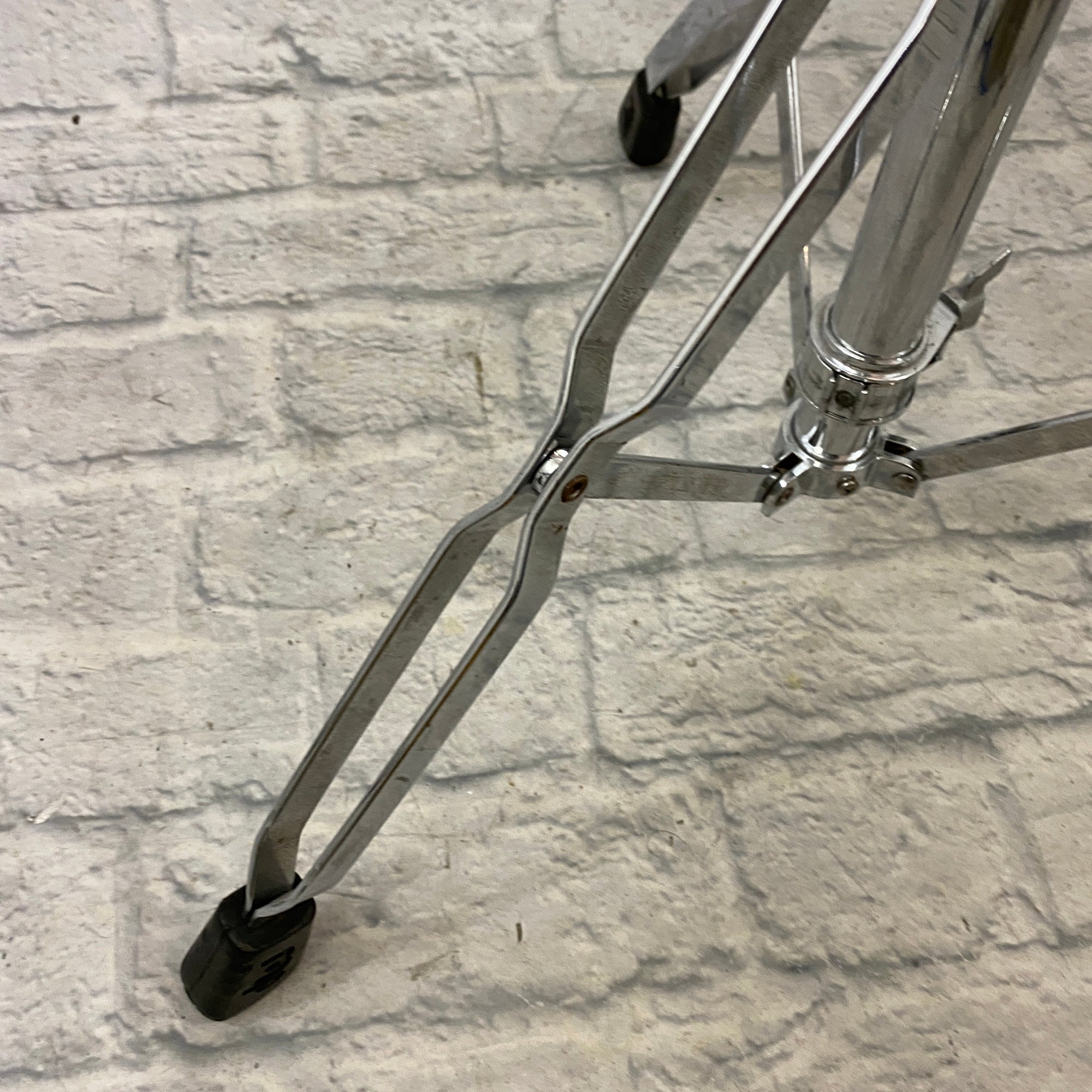 DW Heavy Duty Double Braced Double Tom Stand Drum Stand