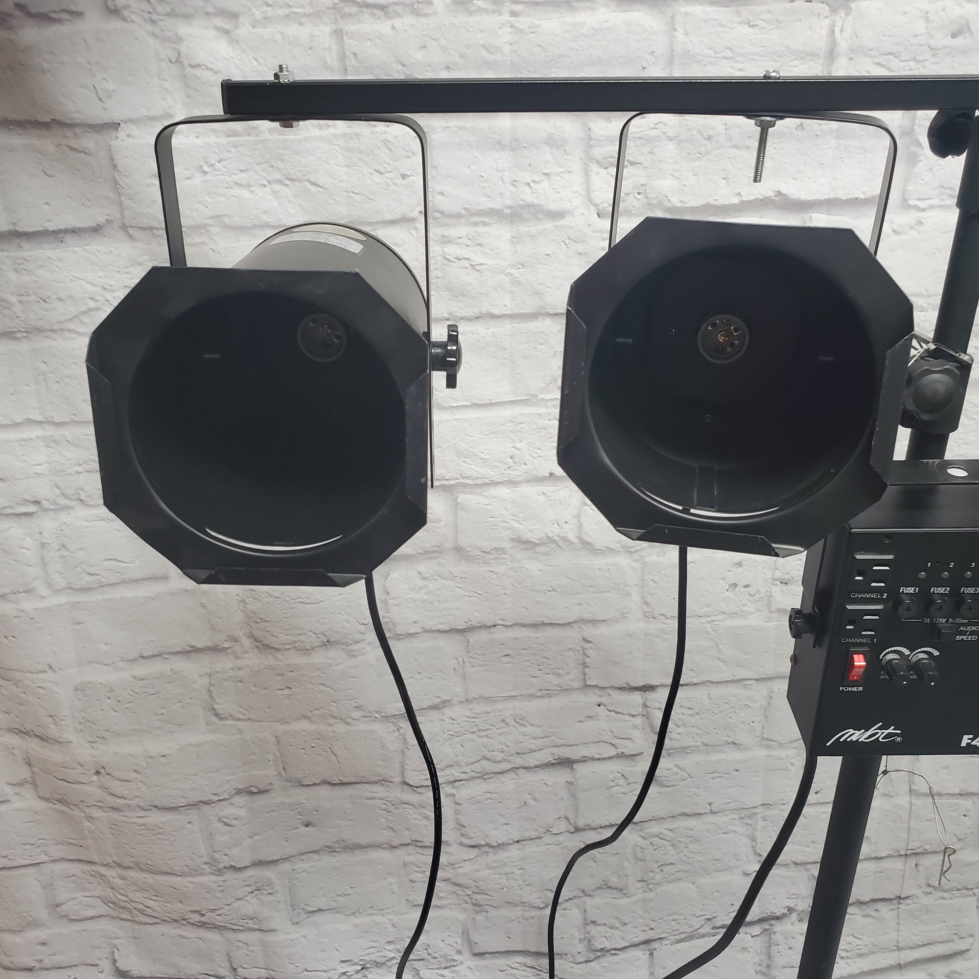MBT F416 Controller w/ 4x P38s Cans and Stand