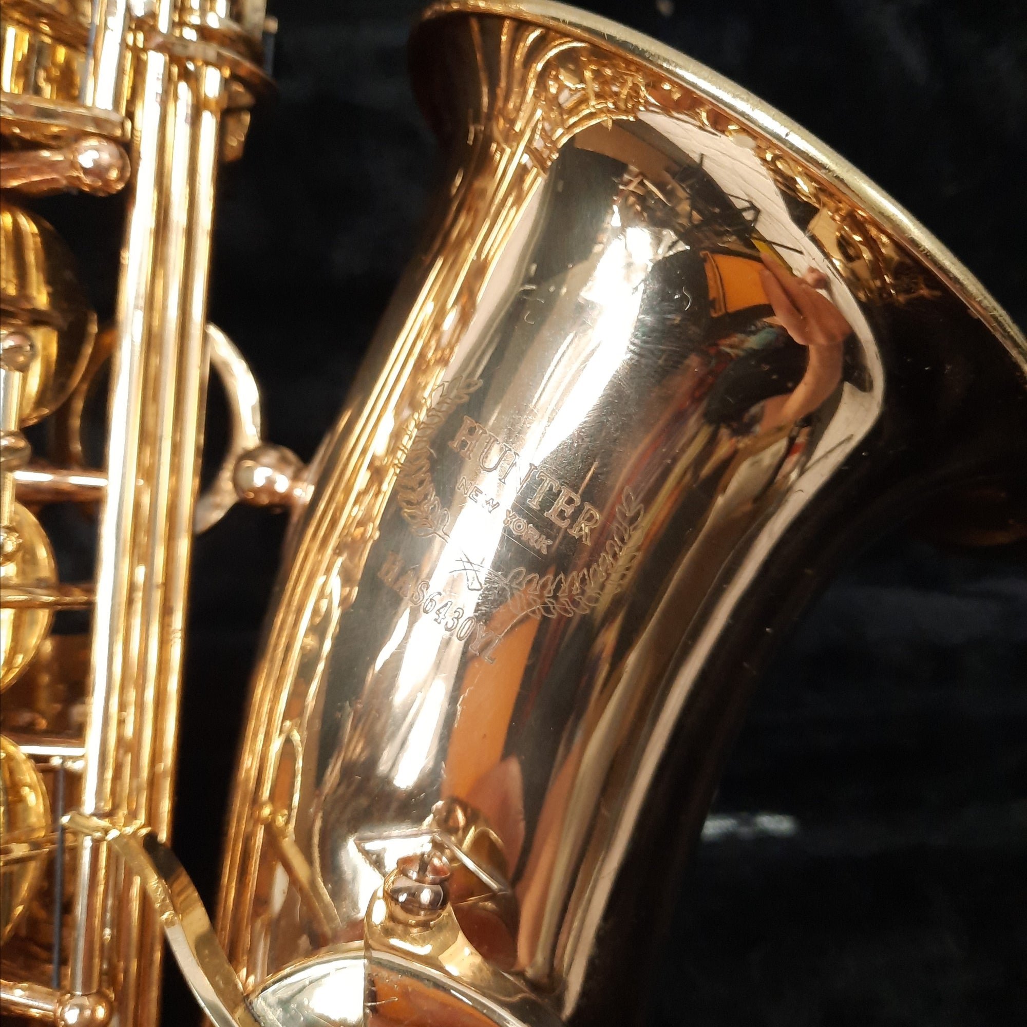 Hunter HAS6430YL Saxophone w/Case (Bent Horn)