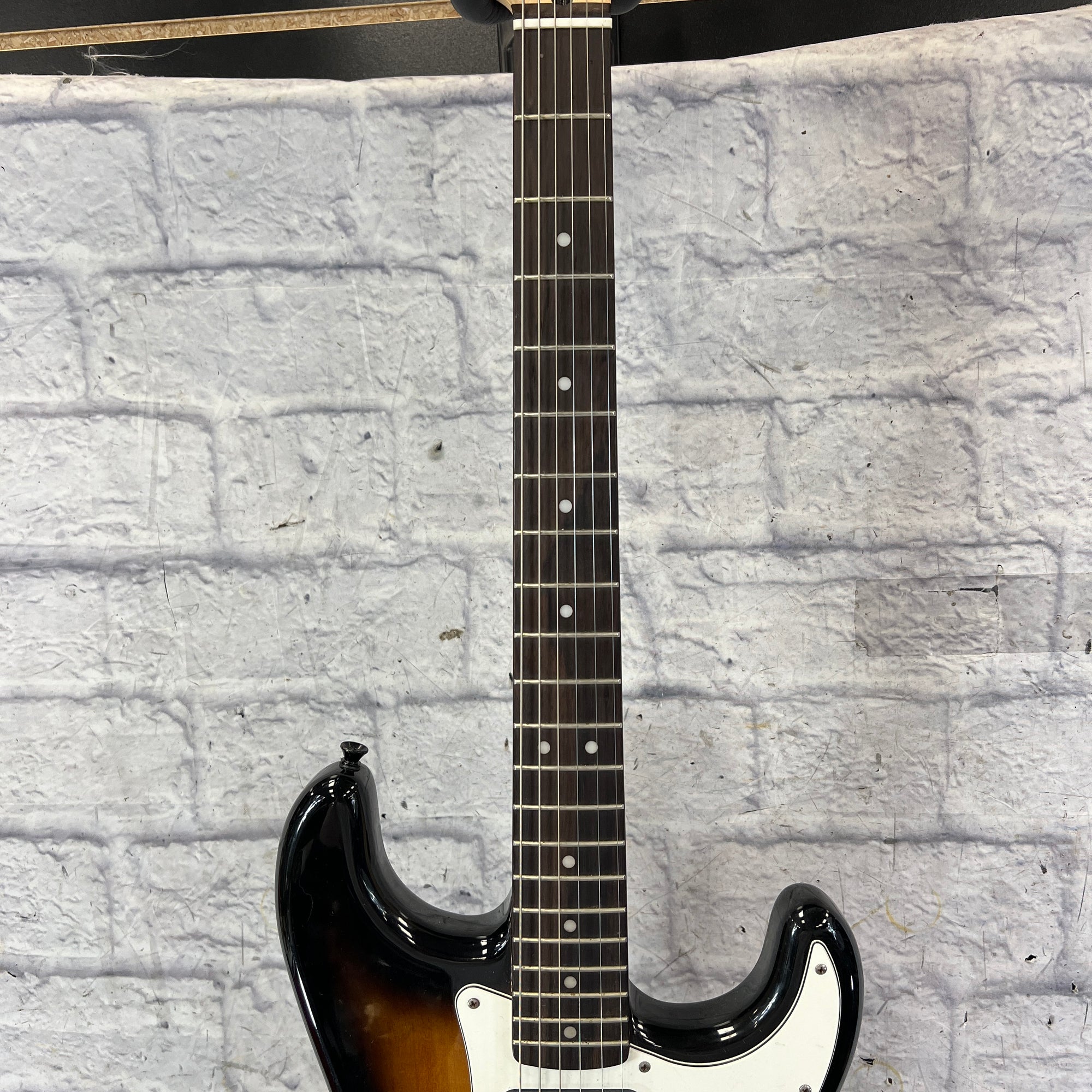 美品 メンテ済 Squier BULLET STRATOCASTER BLK Squier Bullet Strat HSS FSR Black Metallic Black Hardware | USA