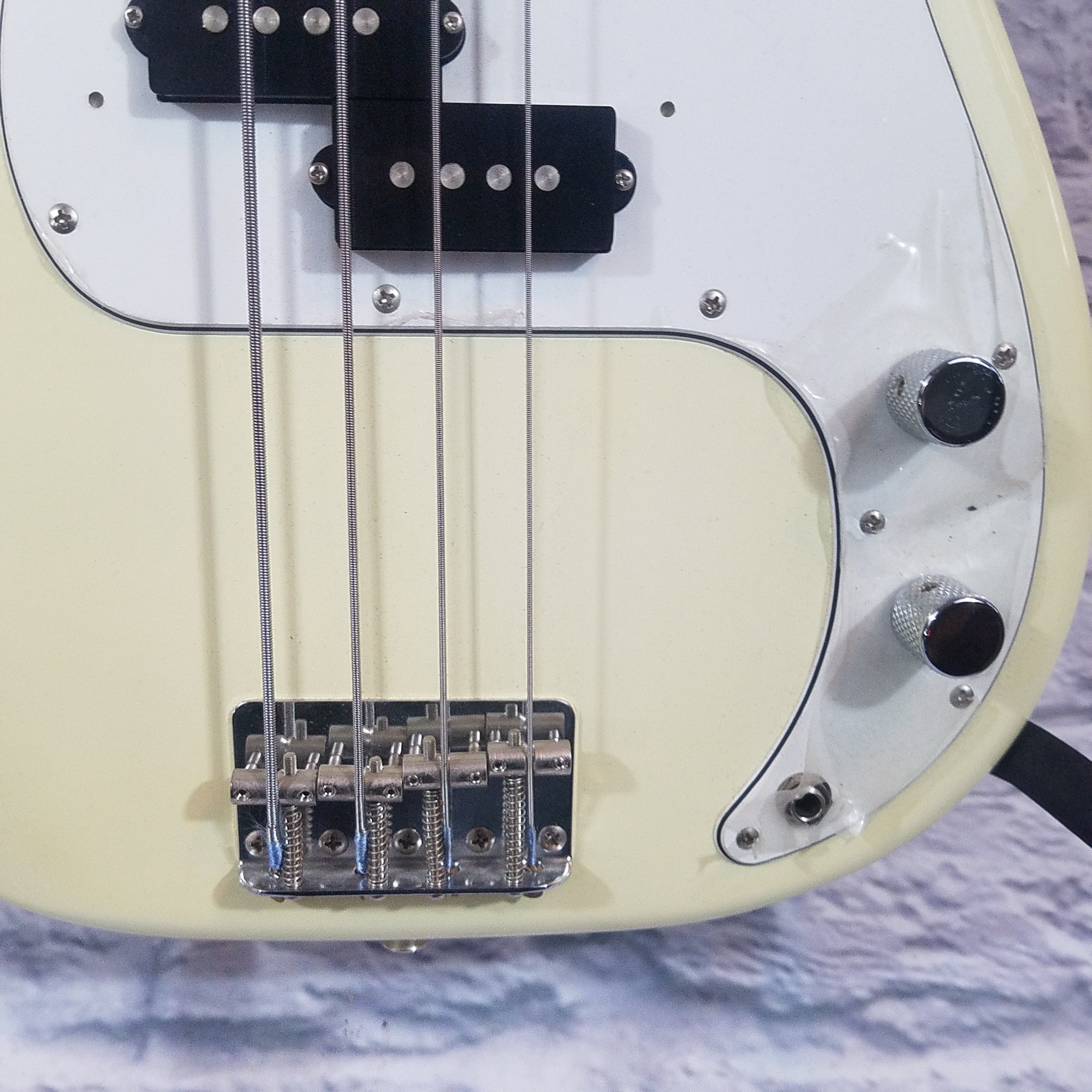 ベース FERNANDES □FERNANDES TREMOR 4X 海外輸出モデル ハムバッカー ベース