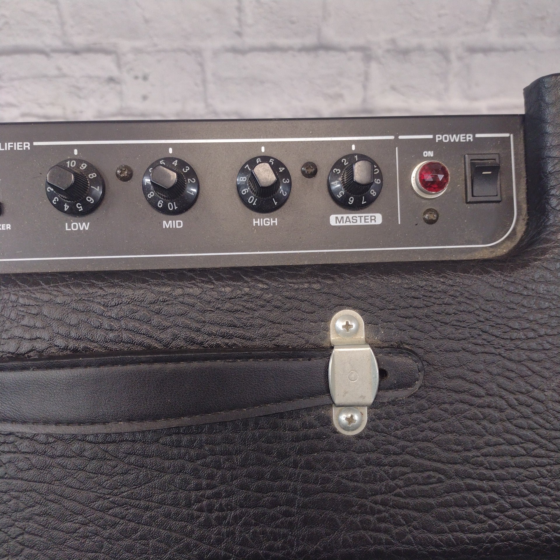 Behringer V Tone GM110 Guitar Combo Amp w/ FS