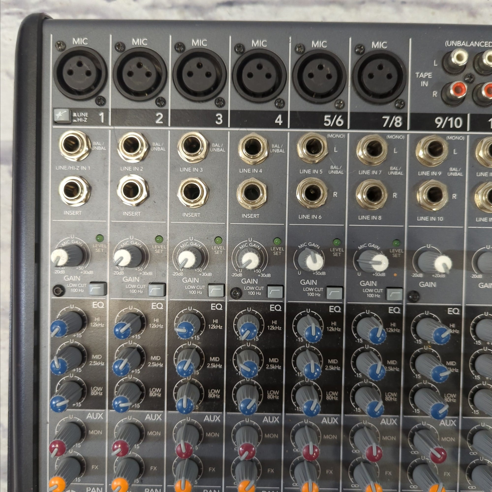 Mackie ProFX12 12 Channel Mixer with Effects Mixer Mackie ProFX12 12 Channel Mixer with Effects Mixer