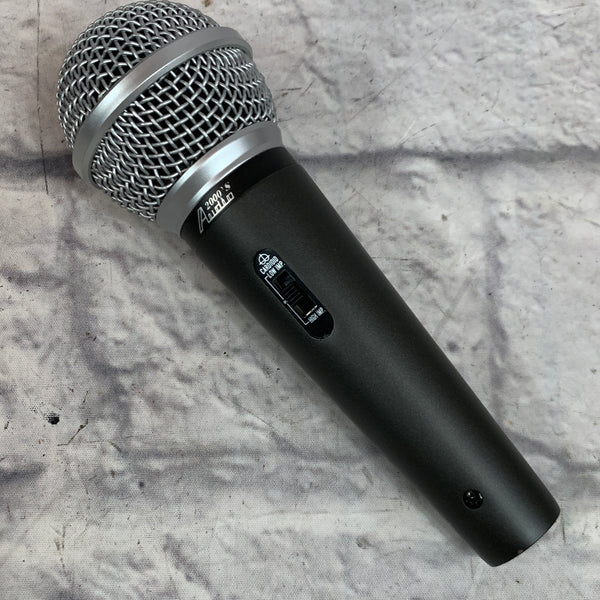 Audio 2000's ADM-125D Dynamic Microphone - Evolution Music
