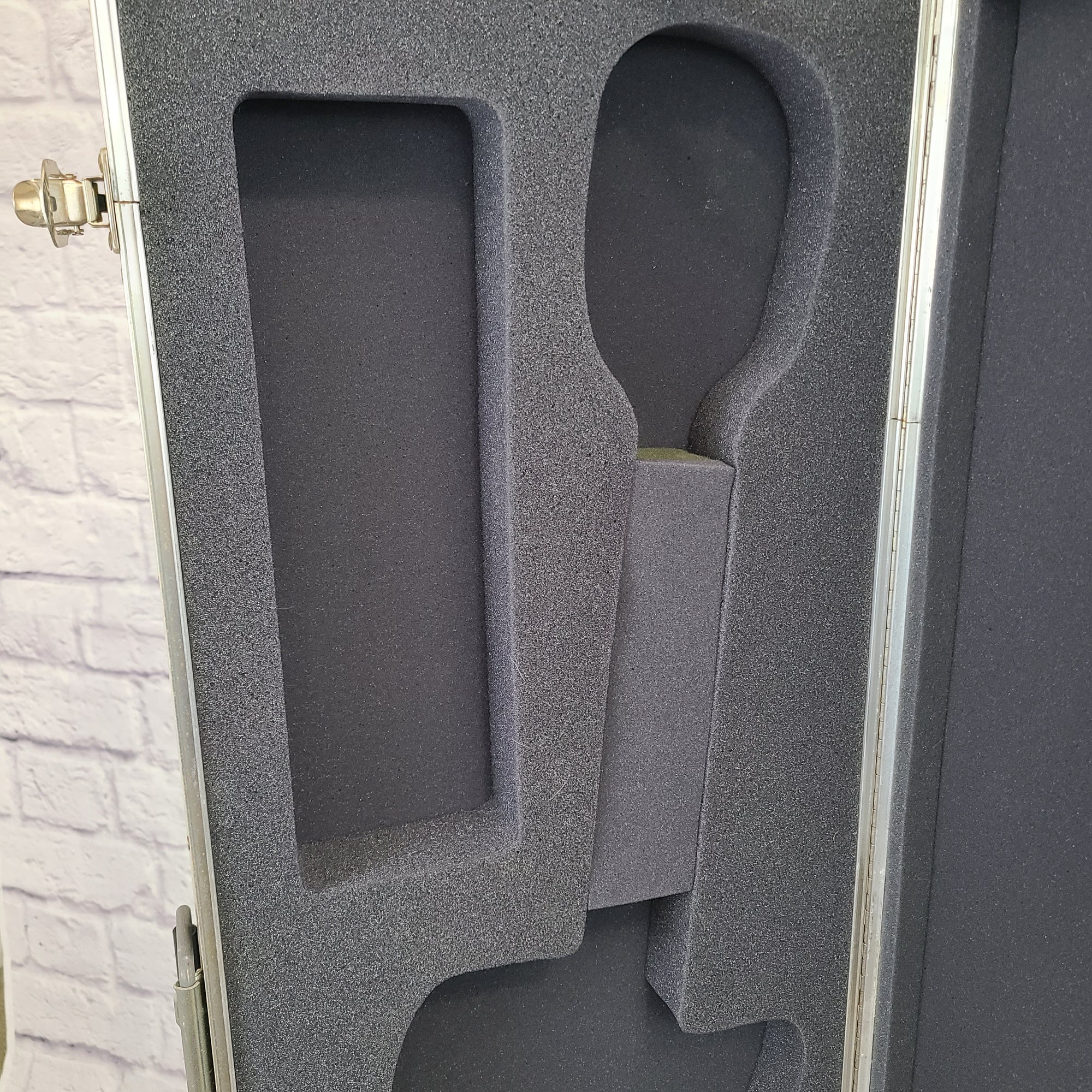 Unknown Offset (Strat, Tele, Jazzmaster, Jaguar) Style Flight Case