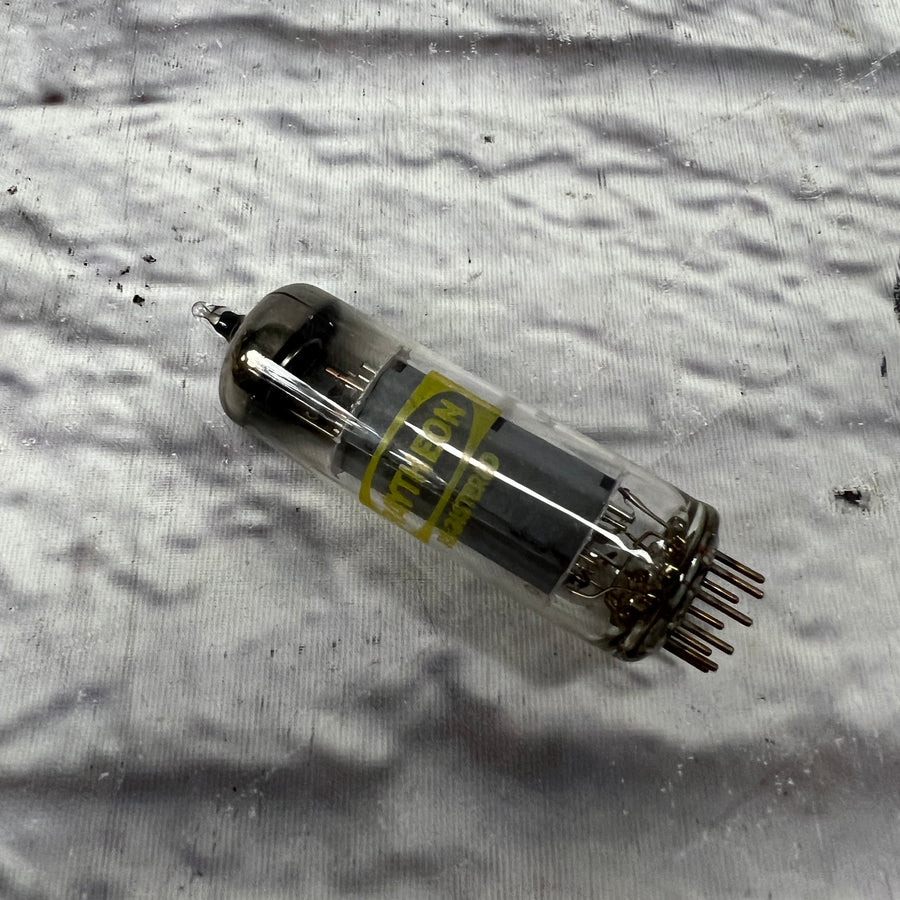 Raytheon 6BQ5 Amplifier Tube