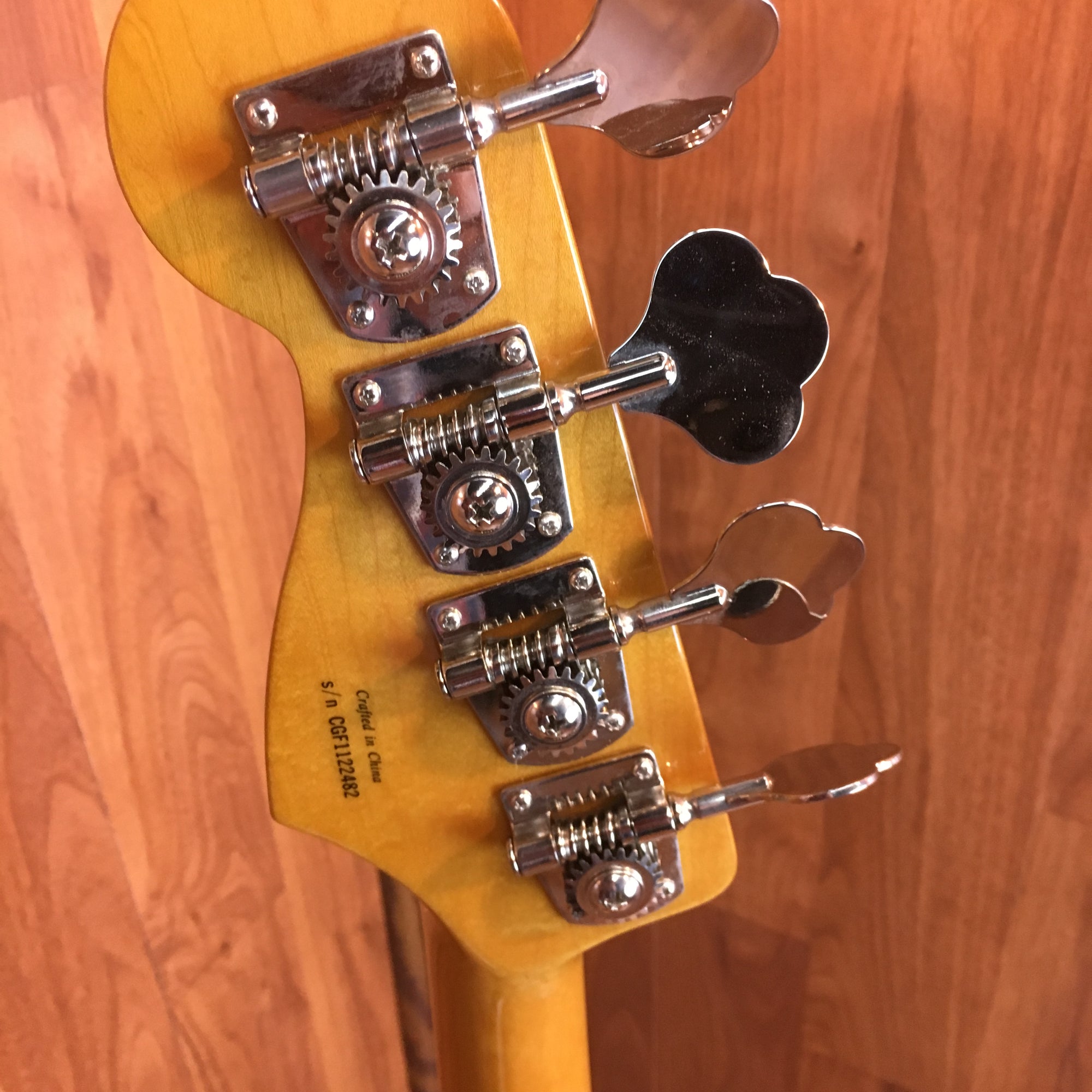 Fender Player Jazz Bass レフティ Amazon.com: Fender Player Jazz Bass, 3-Color Sunburst, Left