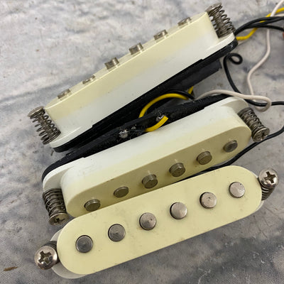 Unknown Single Coil Pickup Set (Pre-Wired)