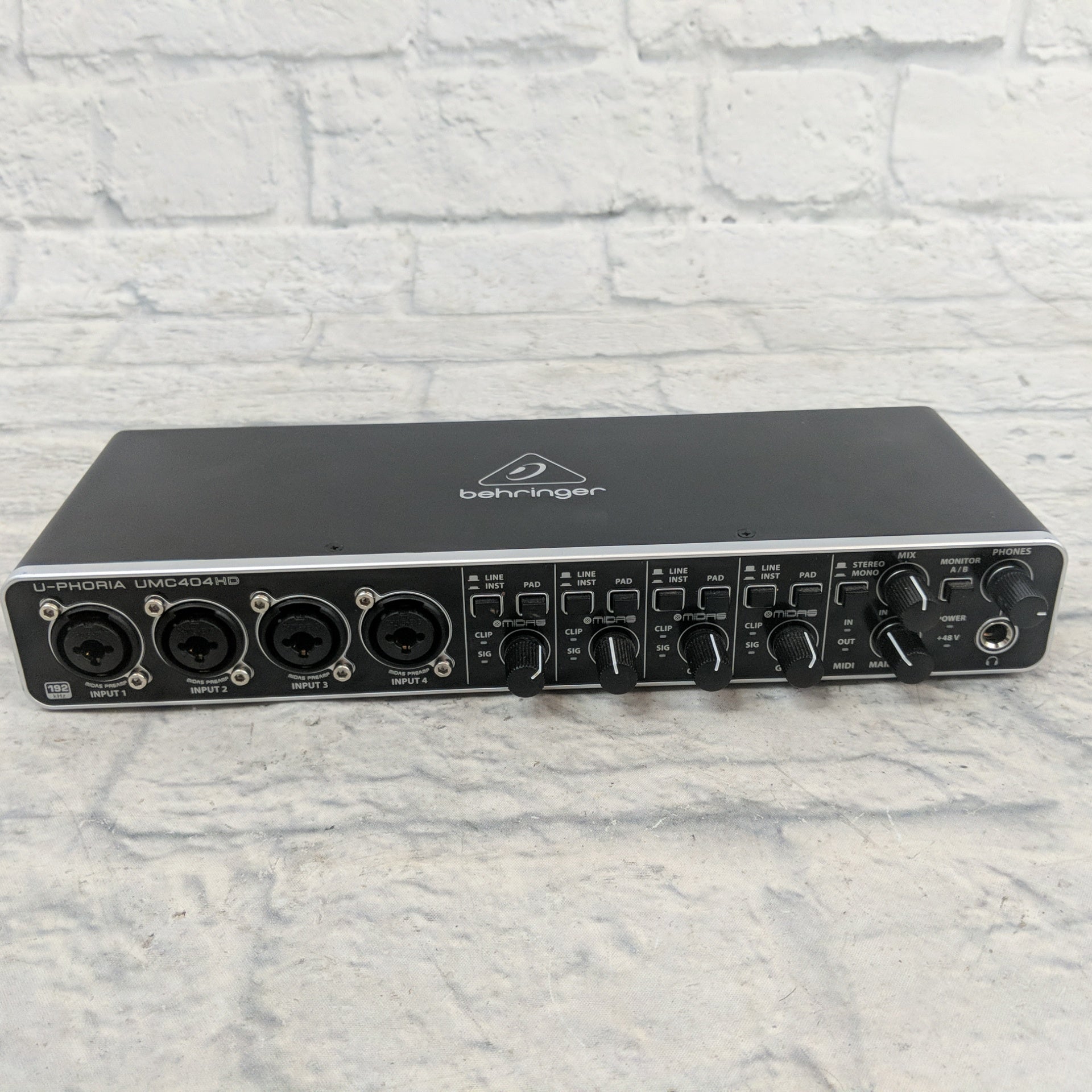 Behringer U-Phoria UMC404HD