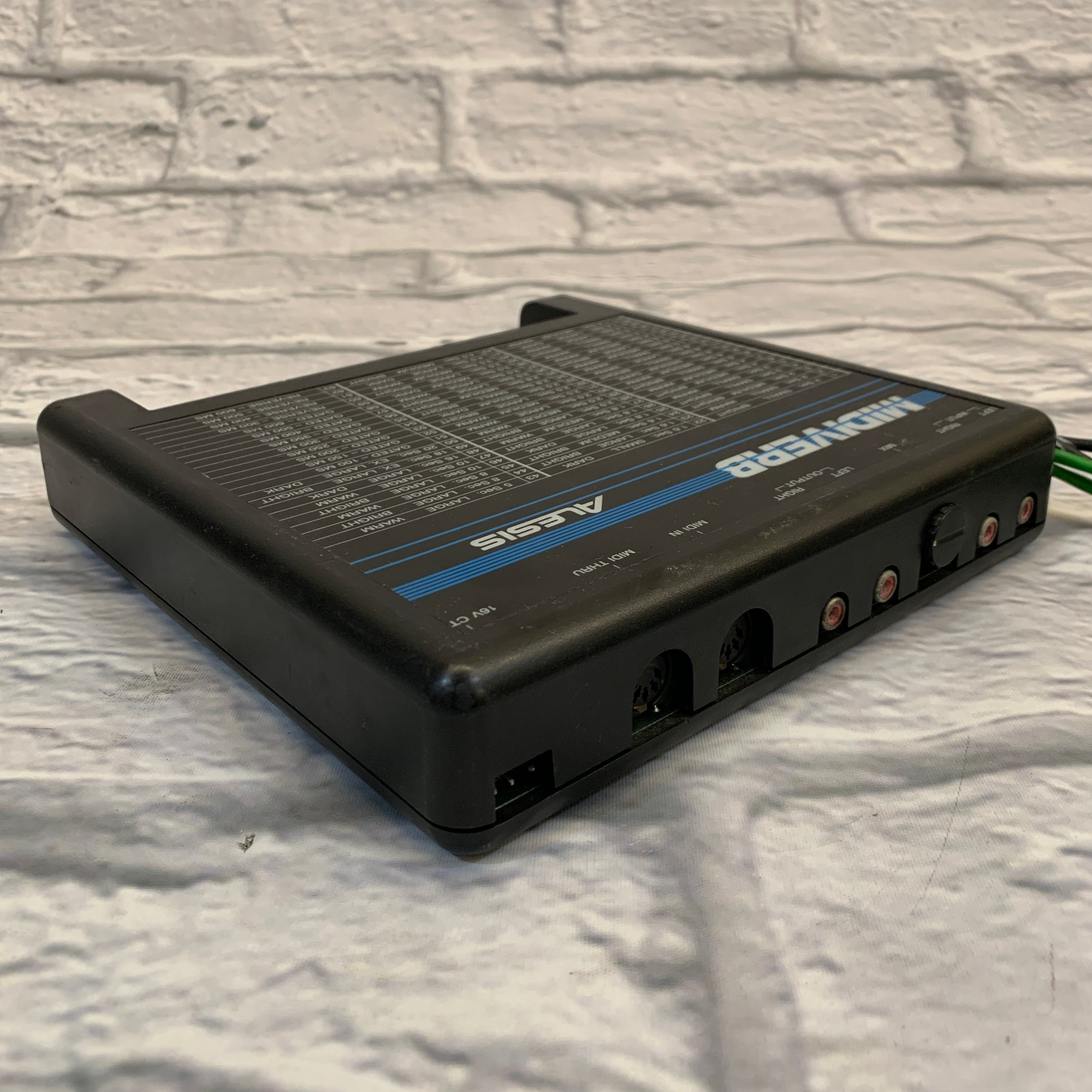 ALESIS MIDIVERBⅡ Alesis VI61 61-key Keyboard Controller