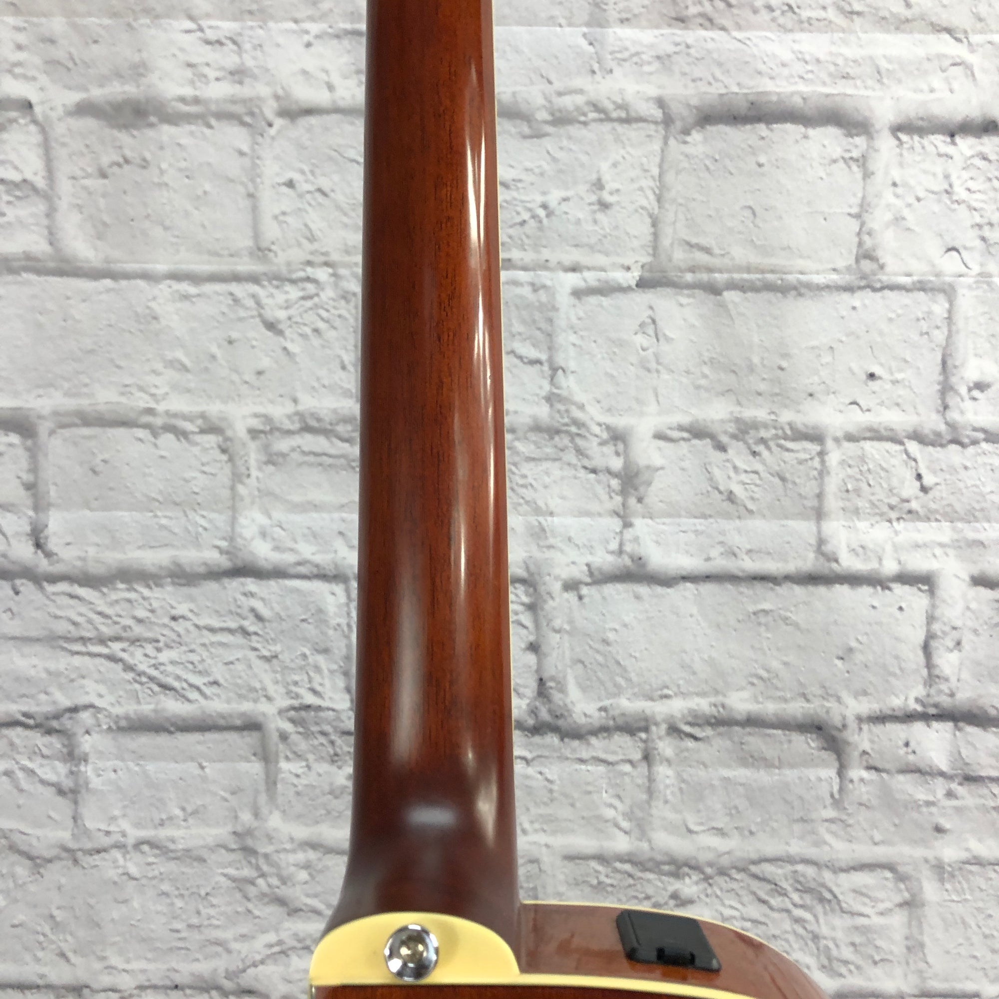 Yamaha APX500 Acoustic Electric Guitar with Cutaway