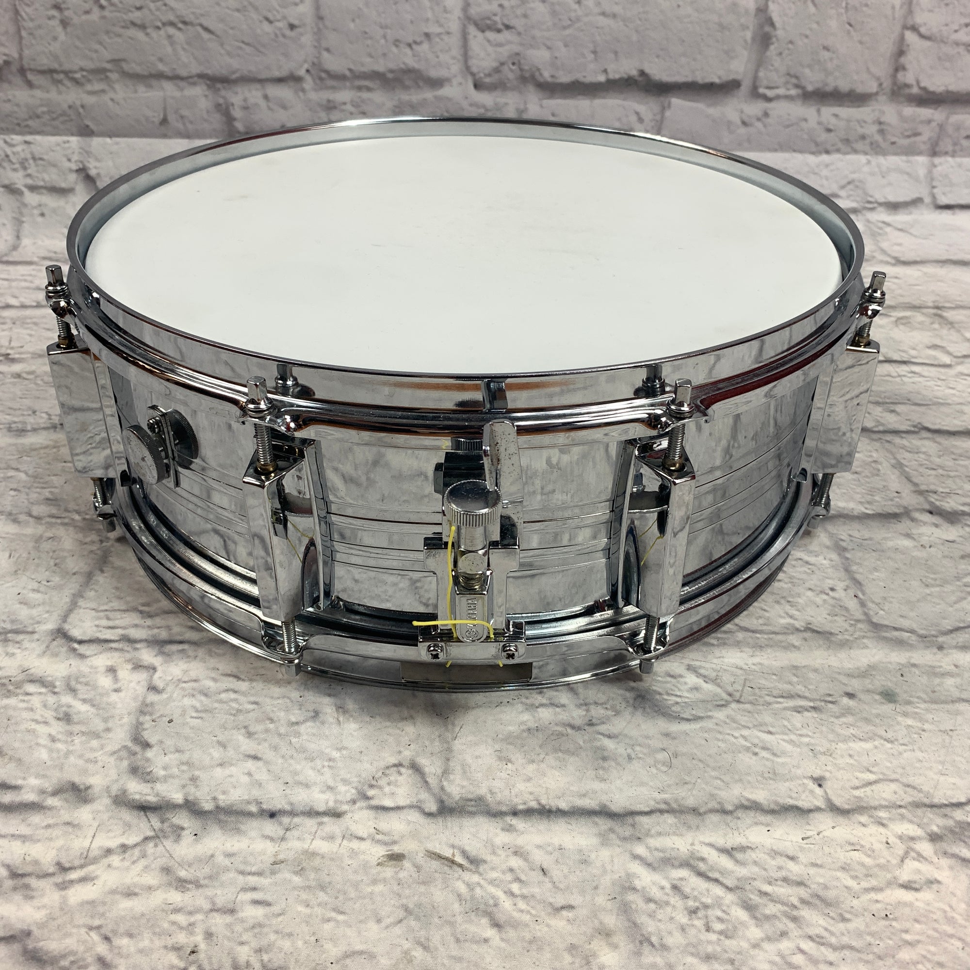 Yamaha SD350MG 14x5 8 Lug Snare