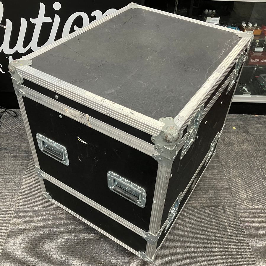 Penn-Elcom Large Rolling Case with Wheels 30x24x29