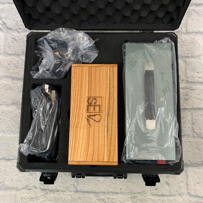 sE Electronics RNT Multi-Pattern Tube Condenser Microphone Rupert Neve