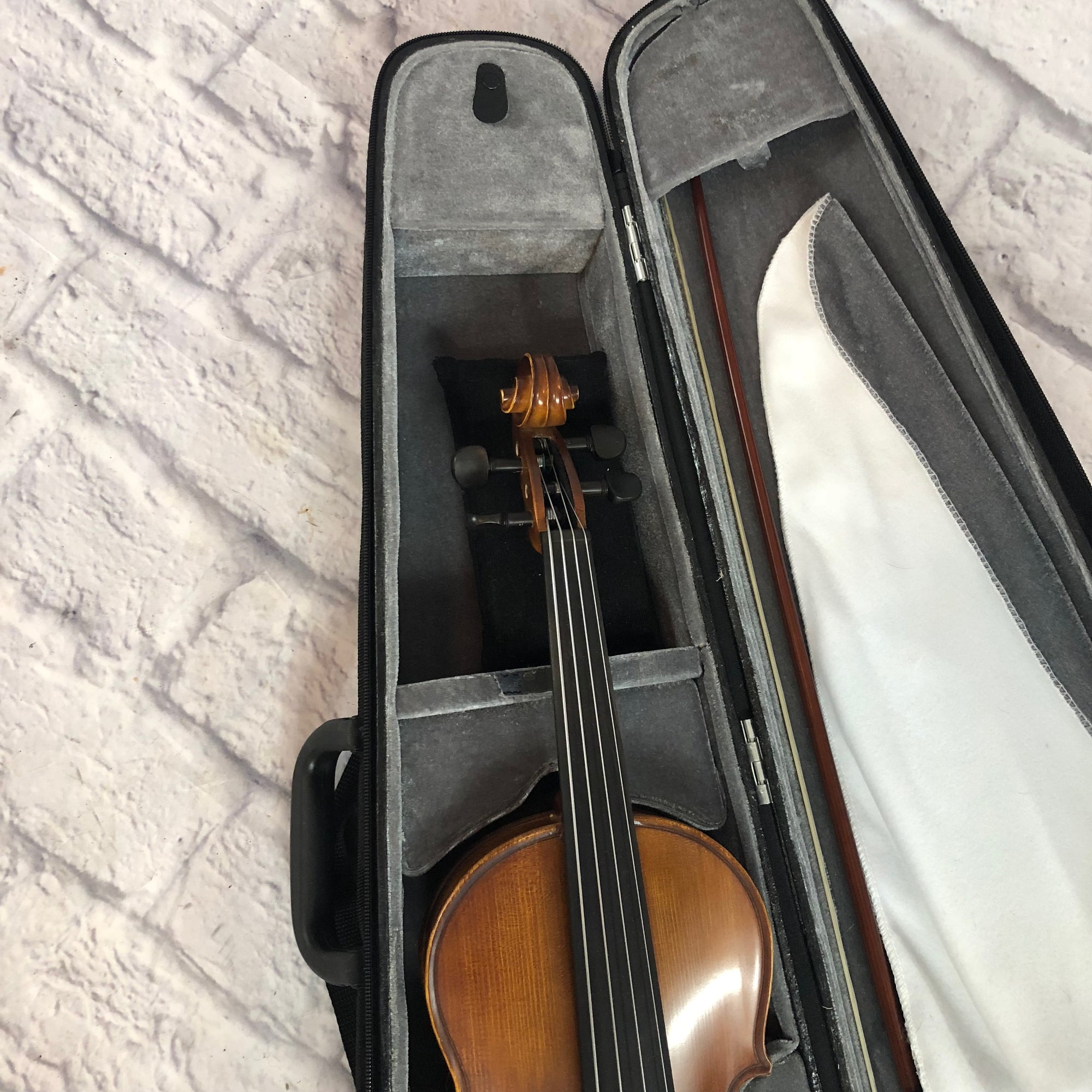 Helmke Viola with Case and Bow