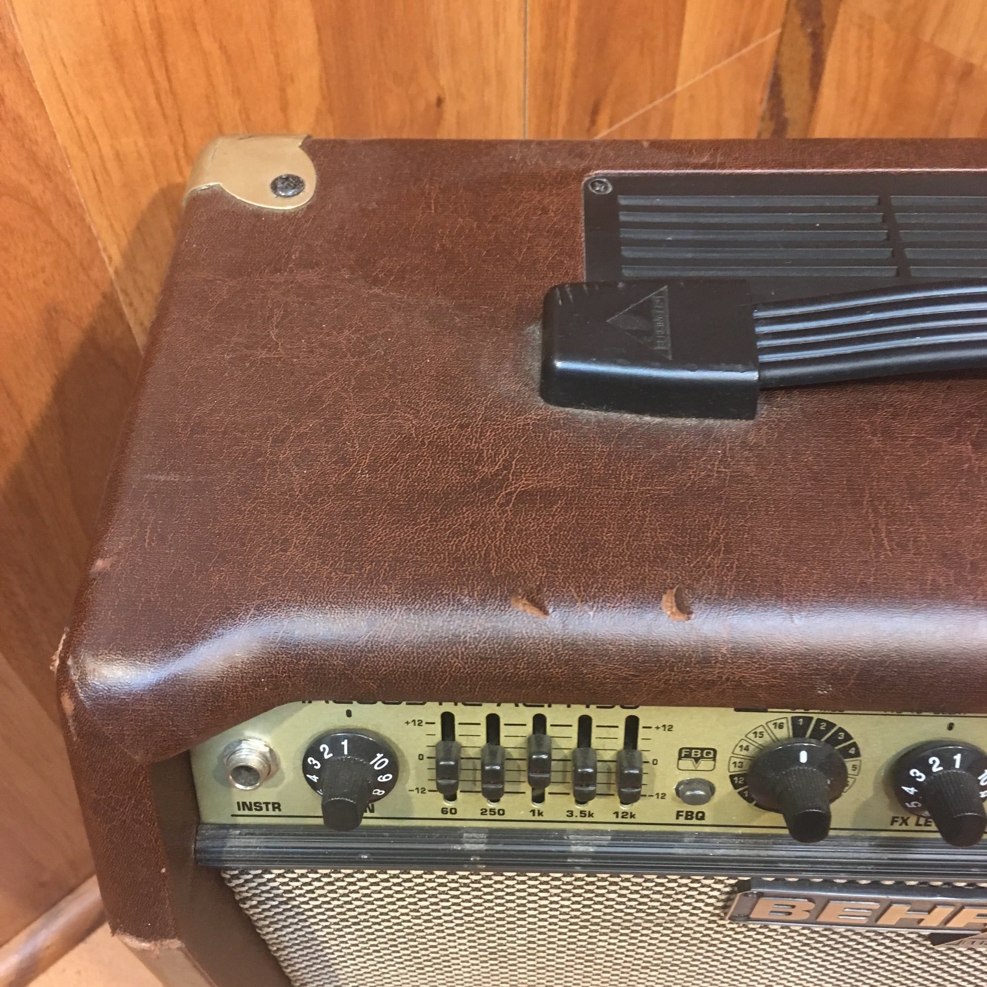 Behringer Ultracoustic ACX450 Acou/Mic Combo Amp