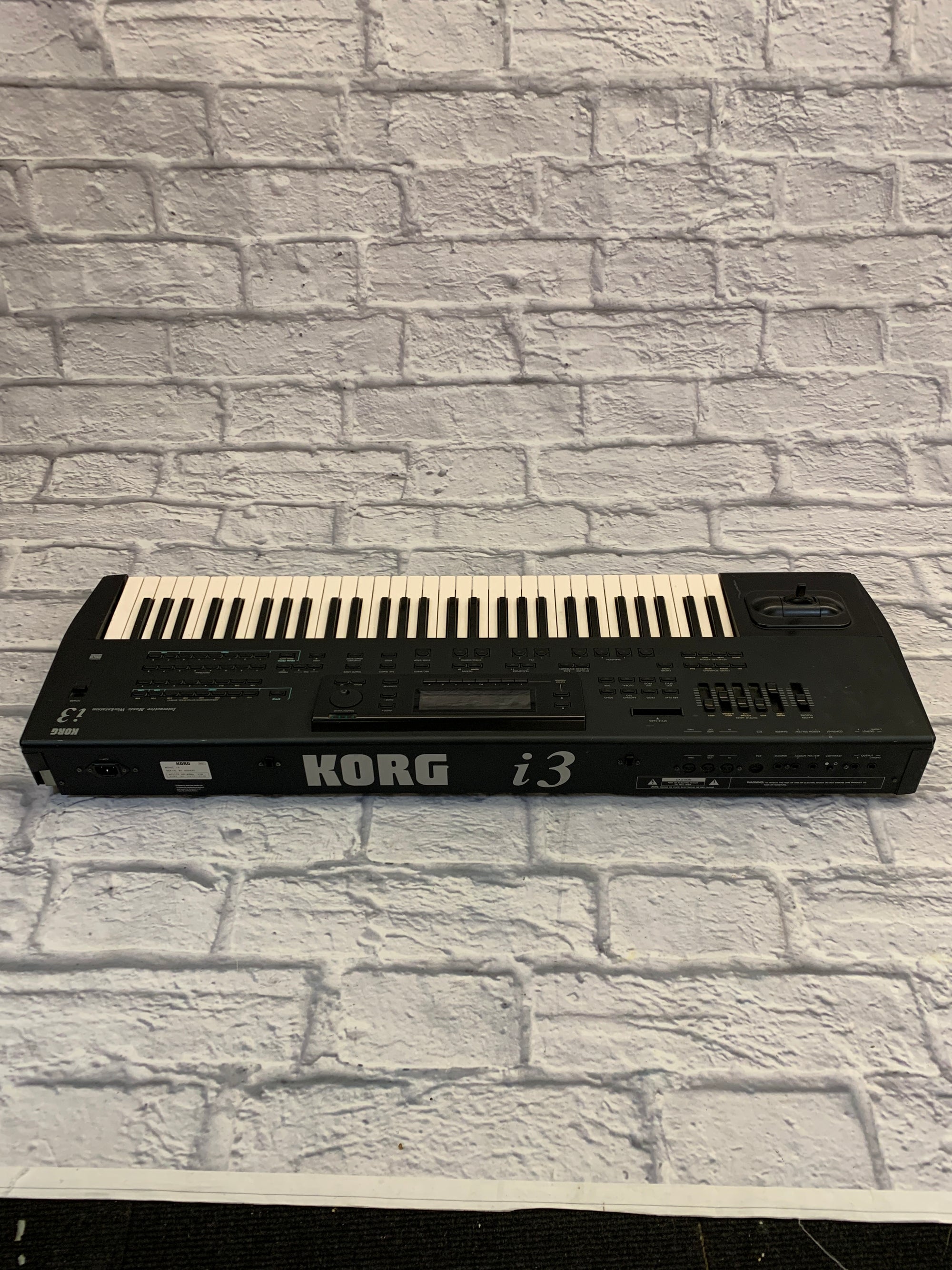 Korg i3-MB 61-Key Music Workstation - Evolution Music