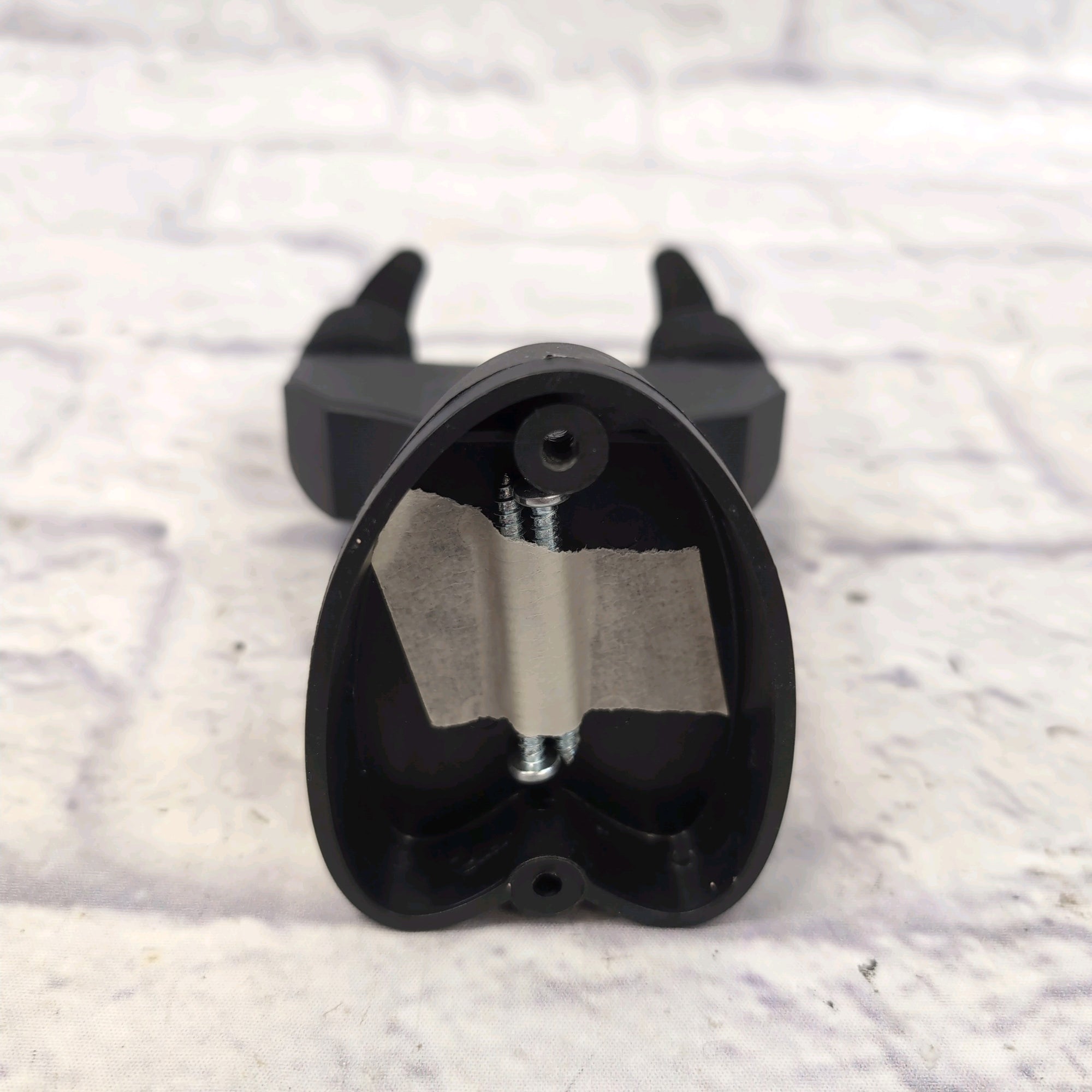 Donner Wall Mount Locking Guitar Hanger