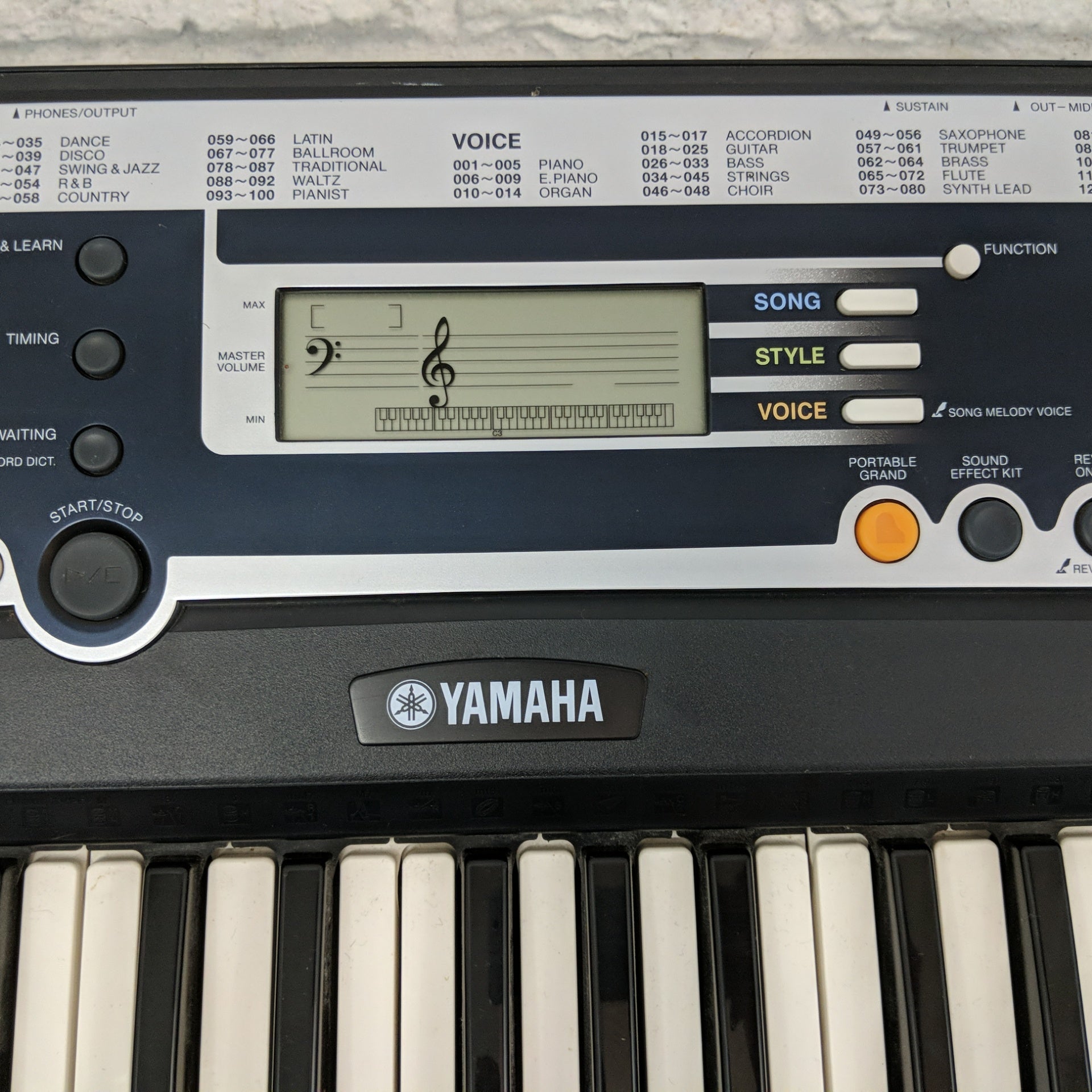 Yamaha YPT-200 Portatone Electronic Keyboard