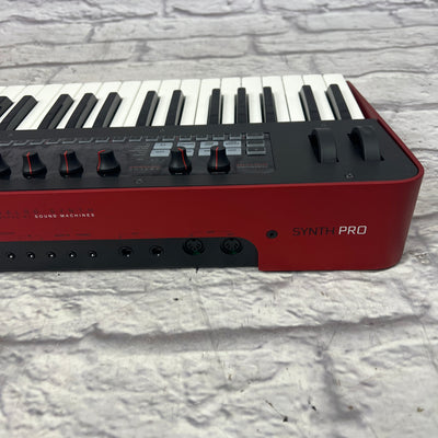 IK Multimedia Uno Synth Pro