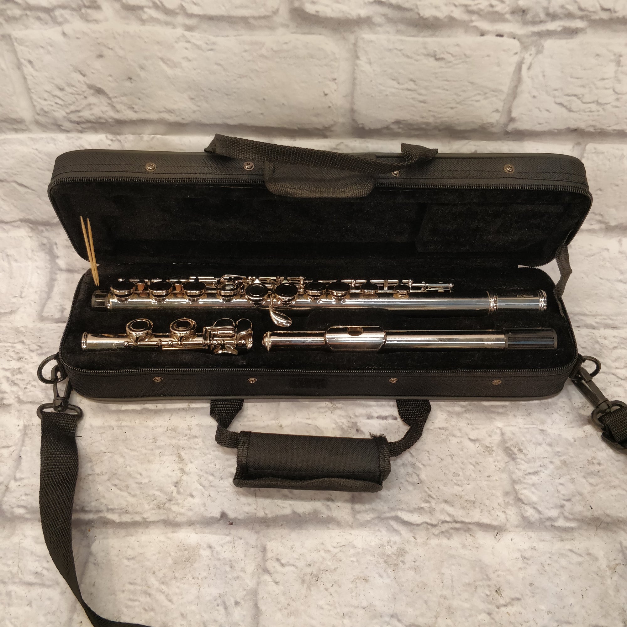 Mendini by Cecilio Flute w Case