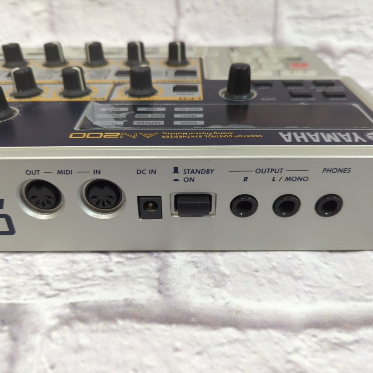 Yamaha AN200 Desktop Analog Modeling Synthesizer - Evolution Music