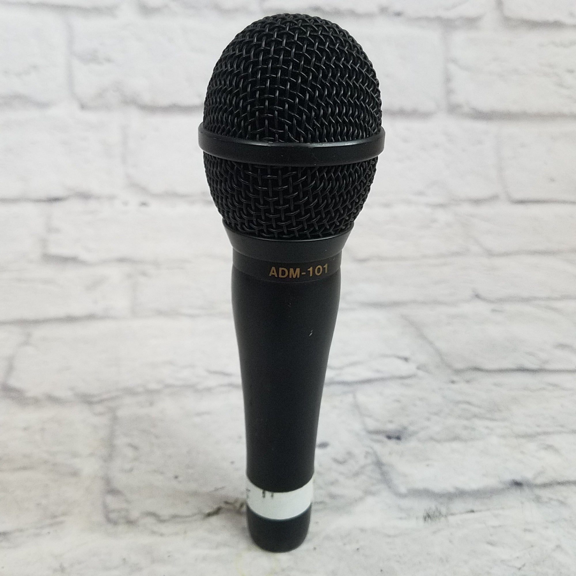 Audio 2000's ADM-101 Vocal Microphone
