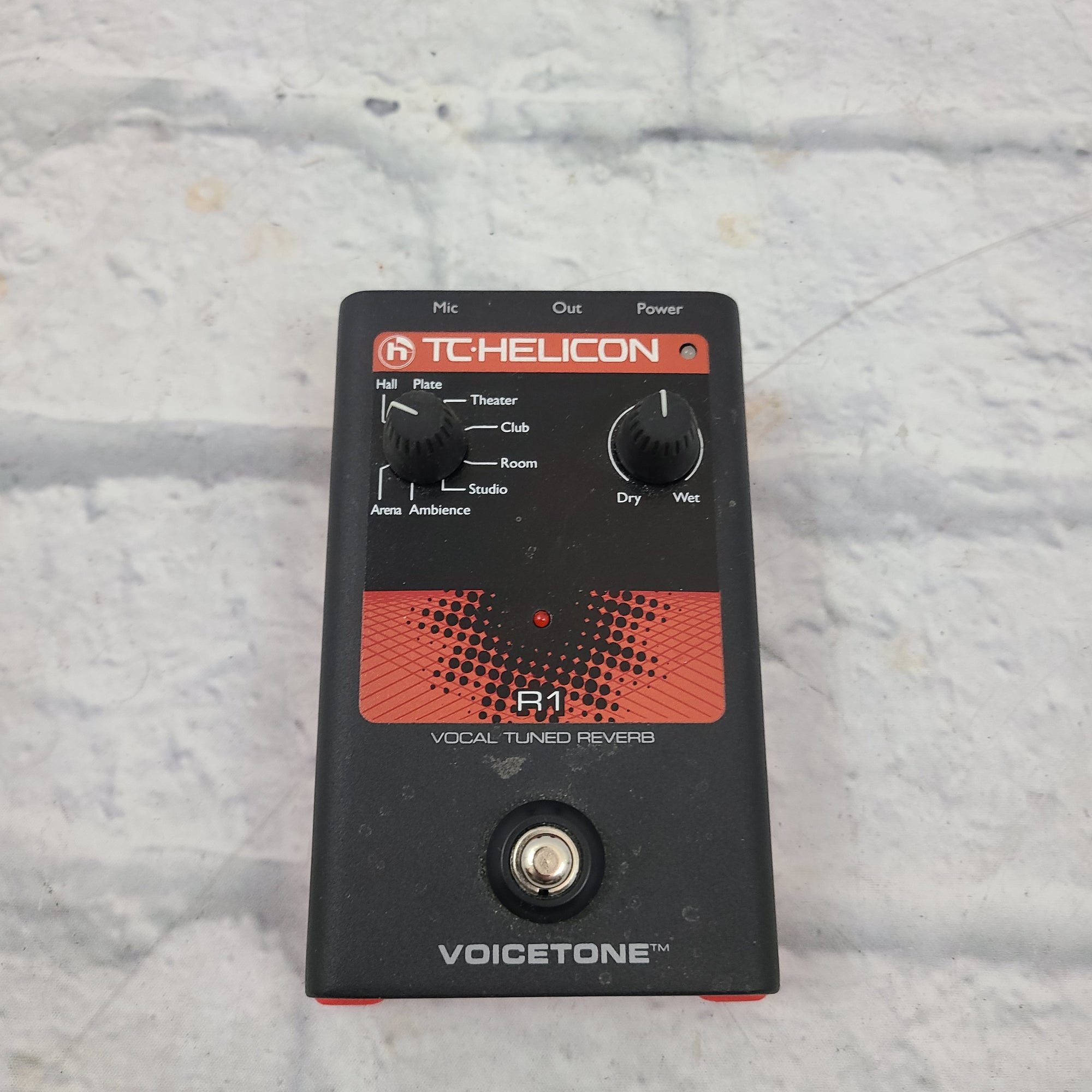 TC Helicon Vocal Tuned Reverb Vocal Effect Pedal