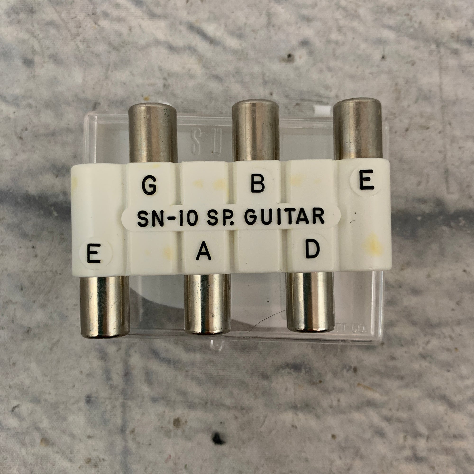 Wm Kratt Co. SN-10 Guitar Tuner Pitch Pipe