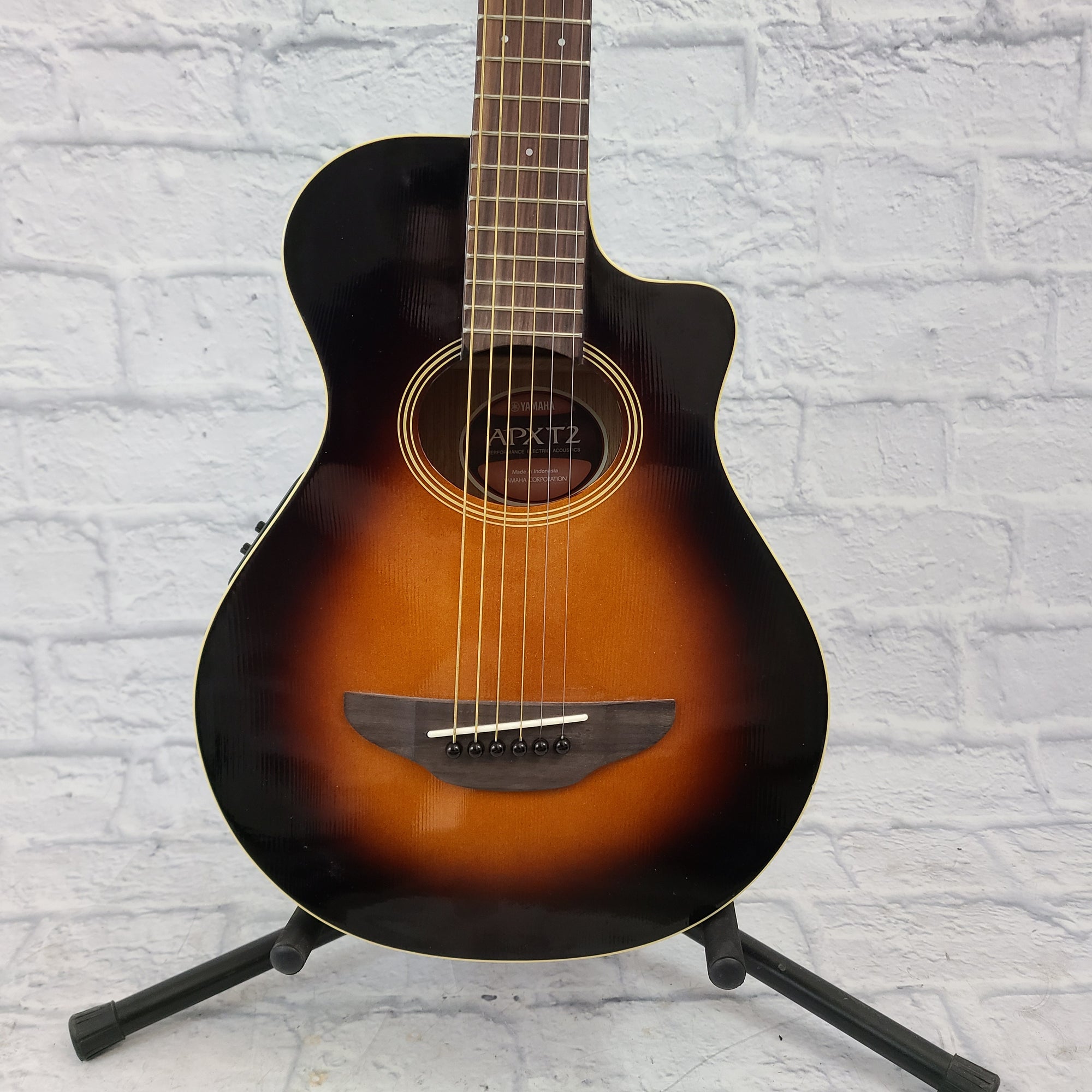 Yamaha APXT2 3/4 Sized Acoustic Electric Guitar - Violin Sunburst